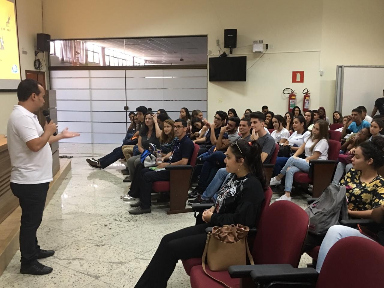 Imagem 3 da notícia: Escola do Legislativo de Pouso Alegre realiza palestra para mais de 90 alunos do SENAC