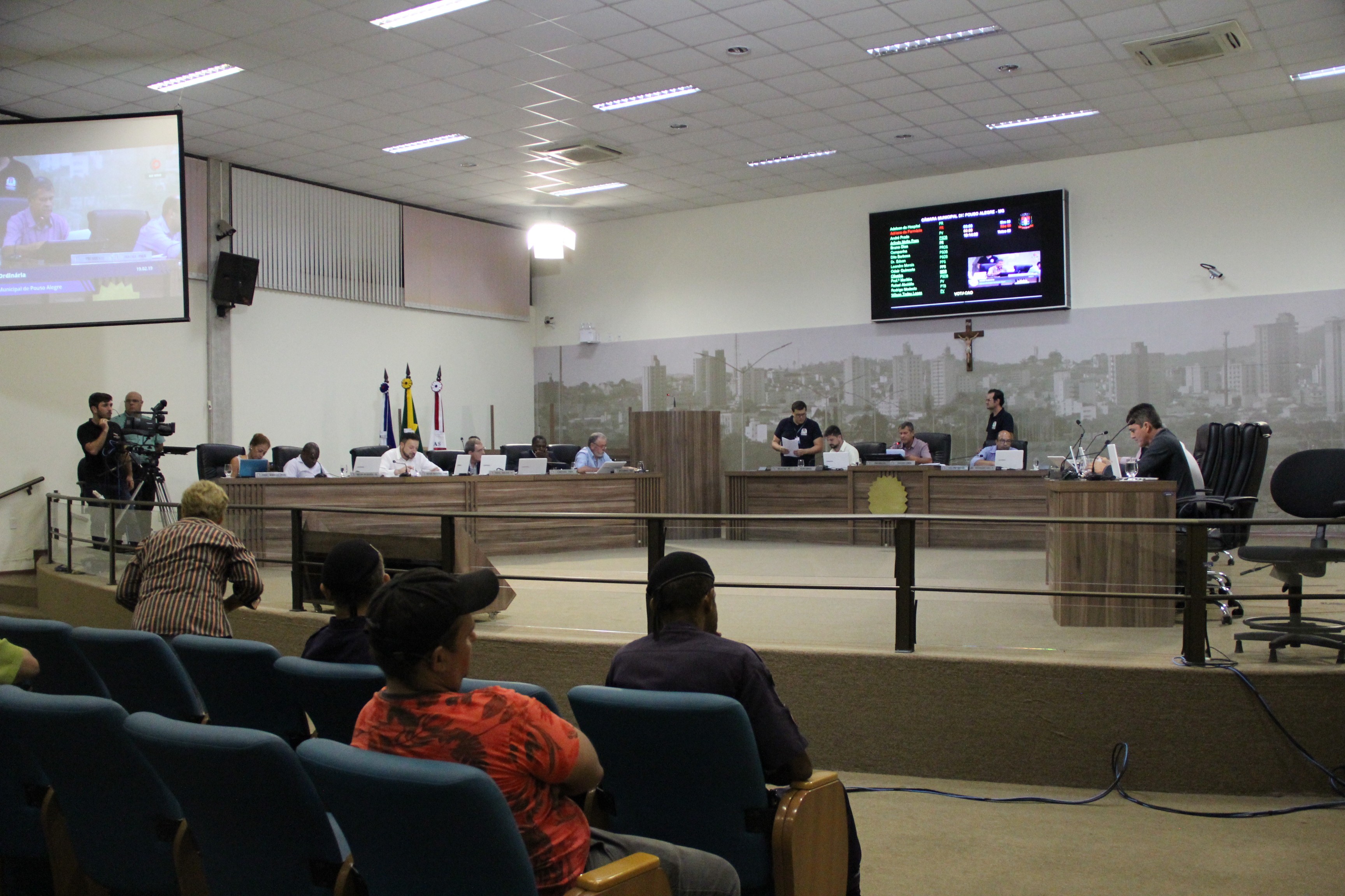 Imagem 1 da notícia: Com foco na transparência, prefeitura passará a gravar e transmitir licitações