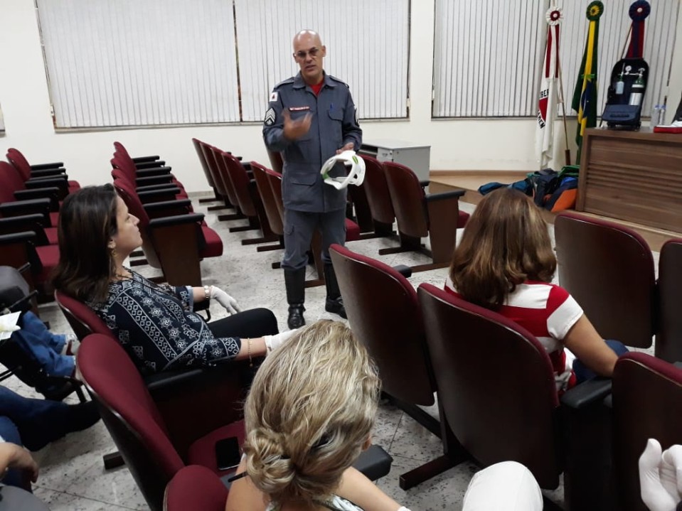 Imagem 4 da notícia: Servidores da Câmara participam de treinamento para prevenção de incêndio e primeiros socorros