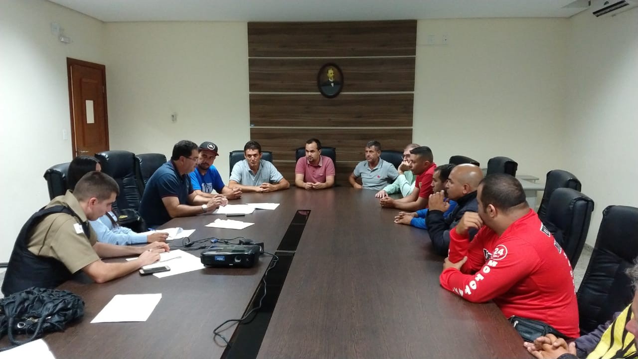 Imagem 1 da notícia: Vereadores iniciam discussão para regulamentação do moto táxi em Pouso Alegre