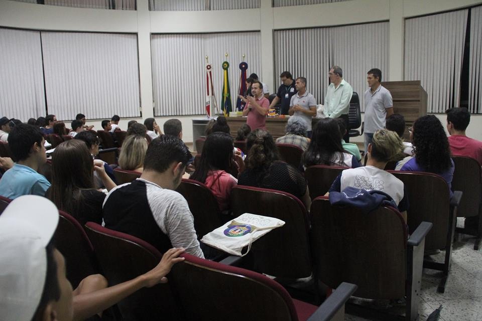 Imagem 2 da notícia: Câmara Mirim, Jovem e Universitária iniciaram as atividades dia 14 de março com mais 100 estudantes