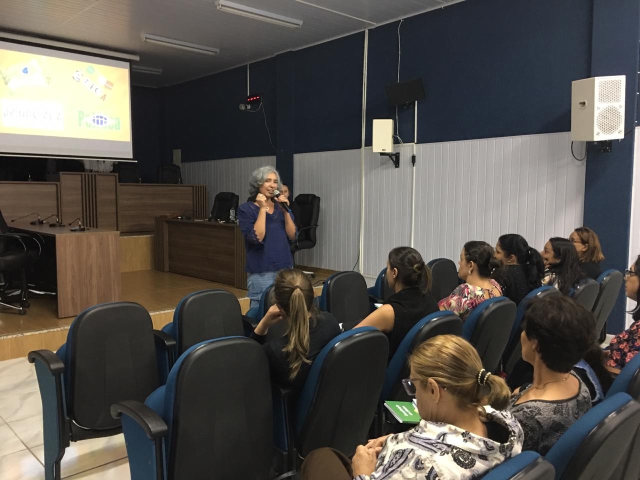 Imagem 2 da notícia: Cambuí implanta estudo da Constituição em Miúdos e professores recebem capacitação