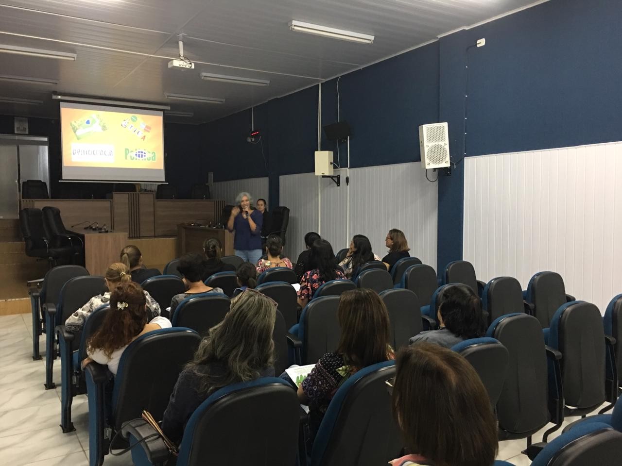 Imagem 3 da notícia: Cambuí implanta estudo da Constituição em Miúdos e professores recebem capacitação