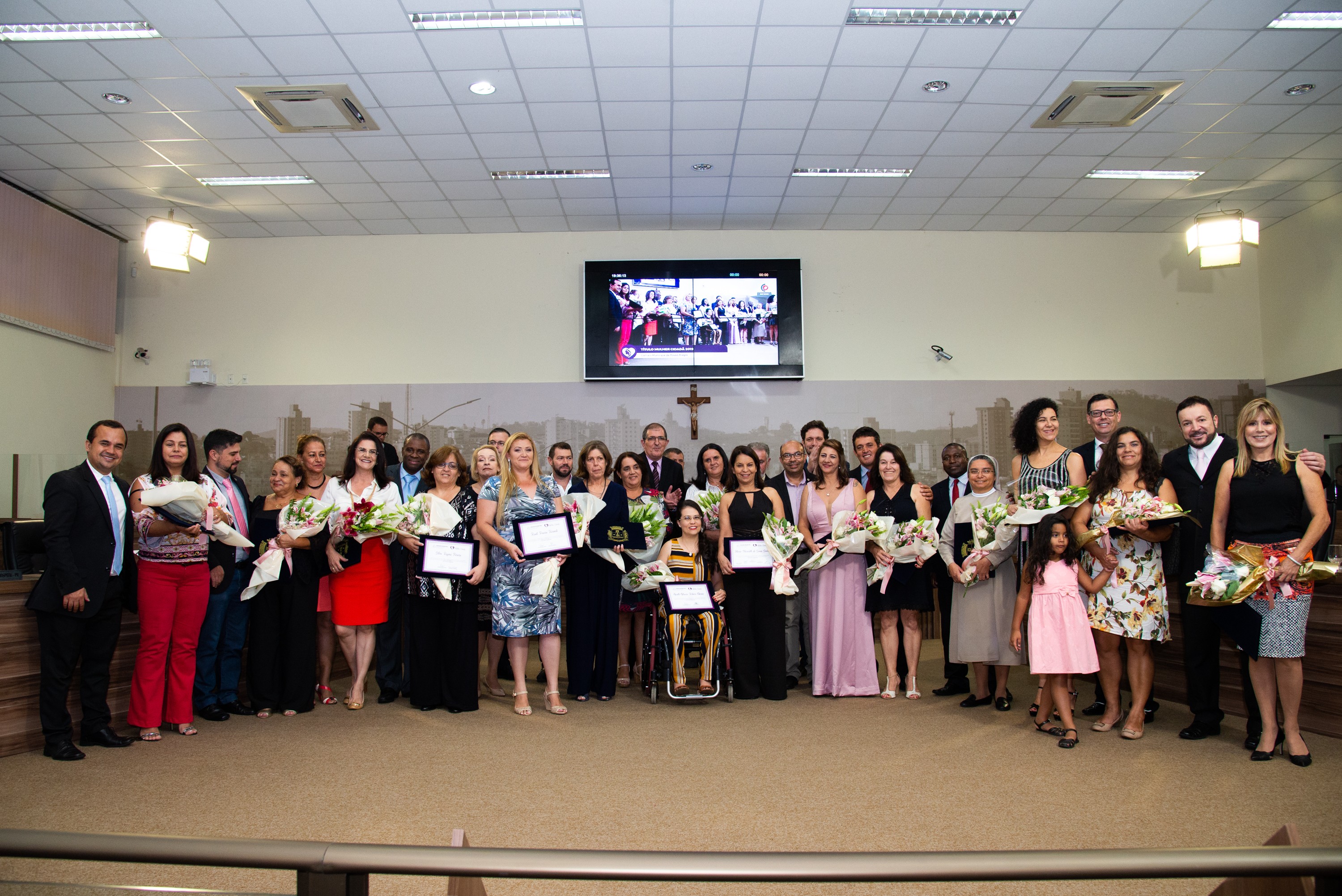 Imagem 1 da notícia: Câmara agracia 17 mulheres com Título Mulher Cidadã 2019