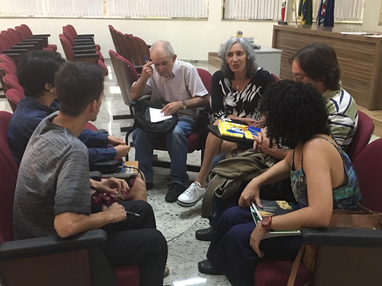 Imagem 2 da notícia: Escola do Legislativo realiza segunda etapa da capacitação para professores do 8º ano sobre o estudo da Constituição em Miúdos