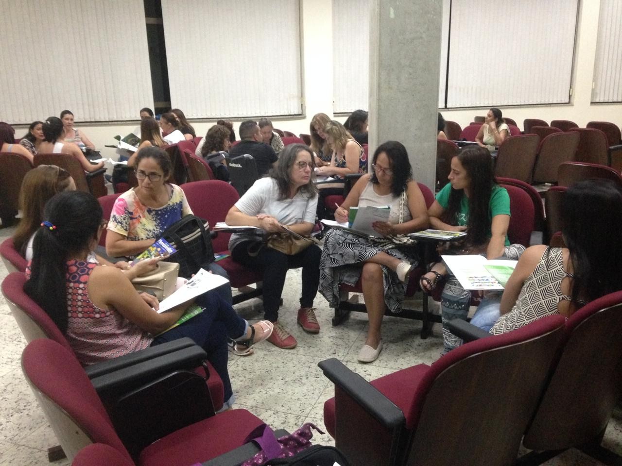 Imagem 3 da notícia: Professores do 4º ano do Ensino Fundamental I participam da segunda etapa da capacitação sobre o estudo da Constituição em Miúdos