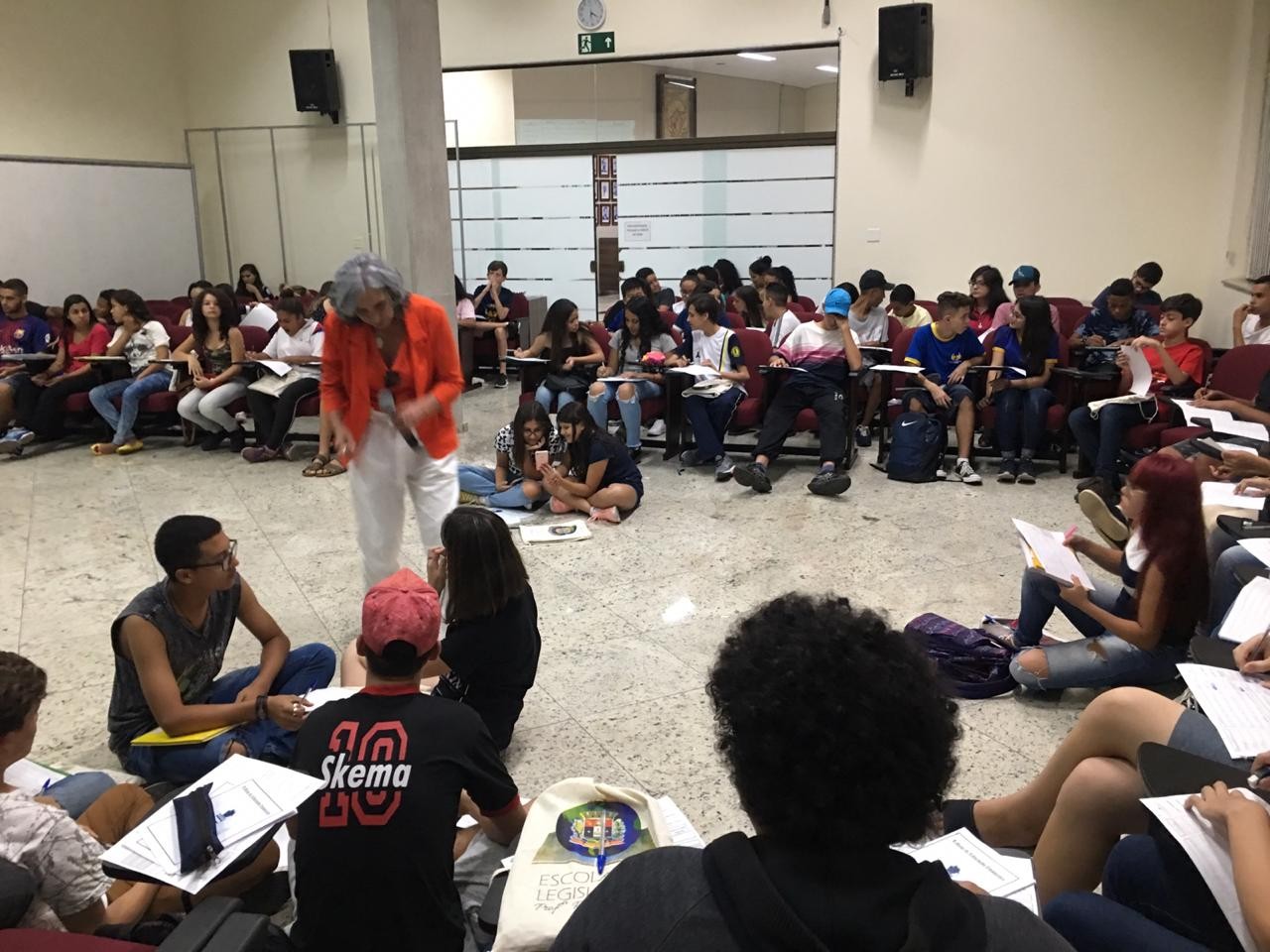 Imagem 3 da notícia: Encontro da Câmara Mirim, Câmara Jovem e Câmara Universitária trabalham a importância do autoconhecimento