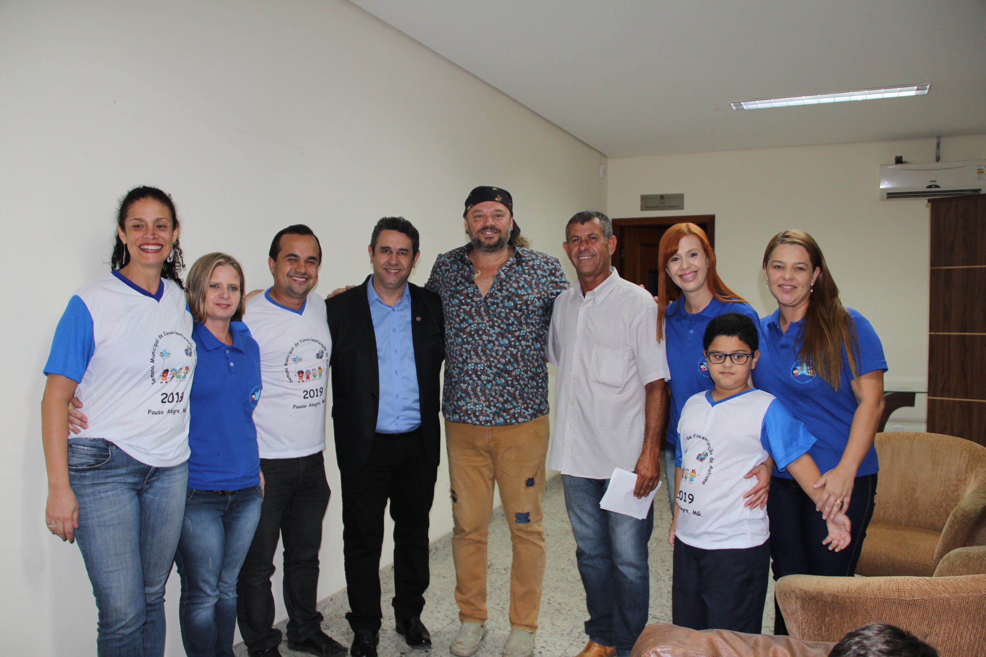 Imagem 1 da notícia: Centenas de pessoas participam da abertura da Semana do Autismo na Câmara