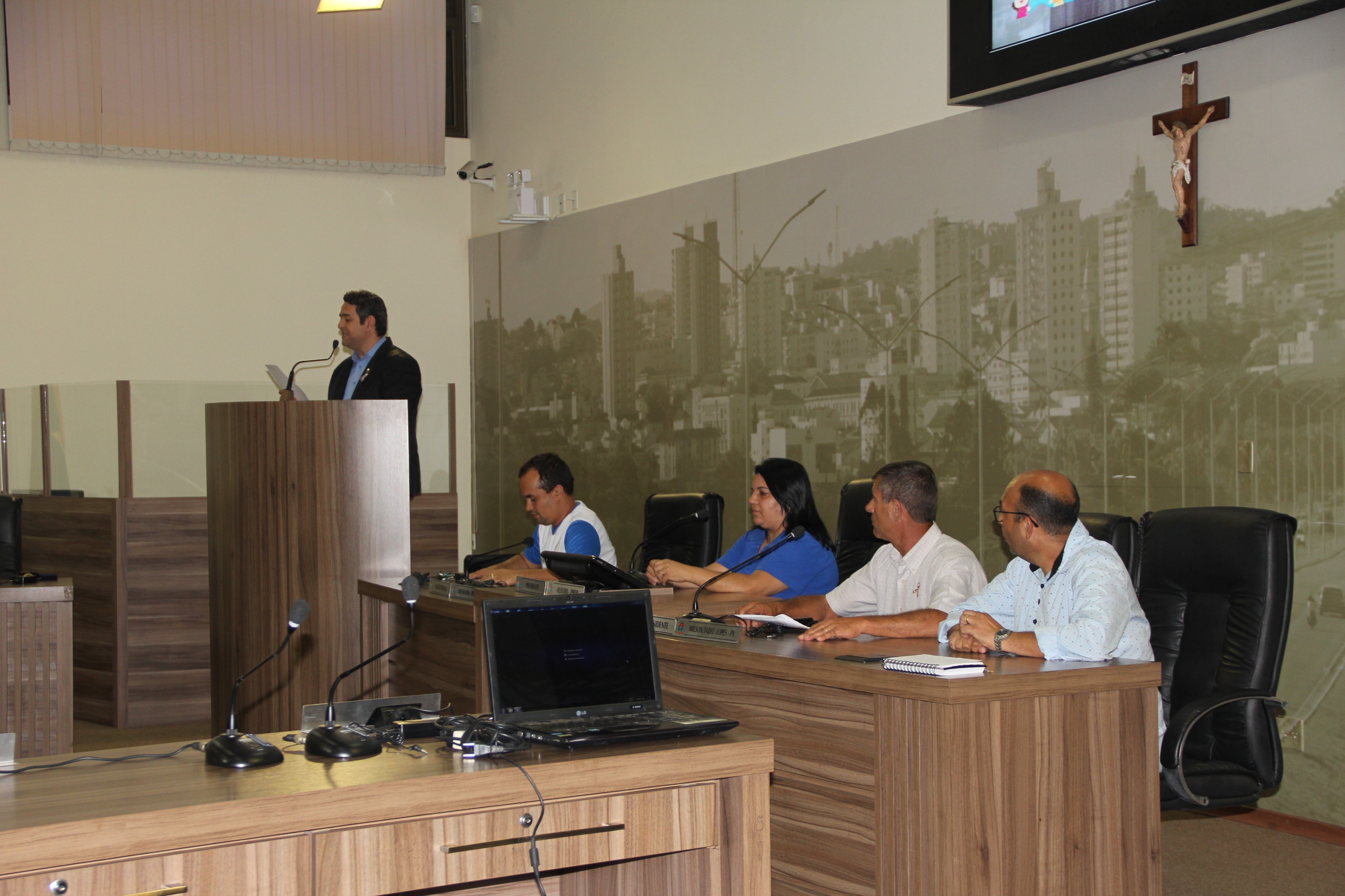 Imagem 2 da notícia: Centenas de pessoas participam da abertura da Semana do Autismo na Câmara