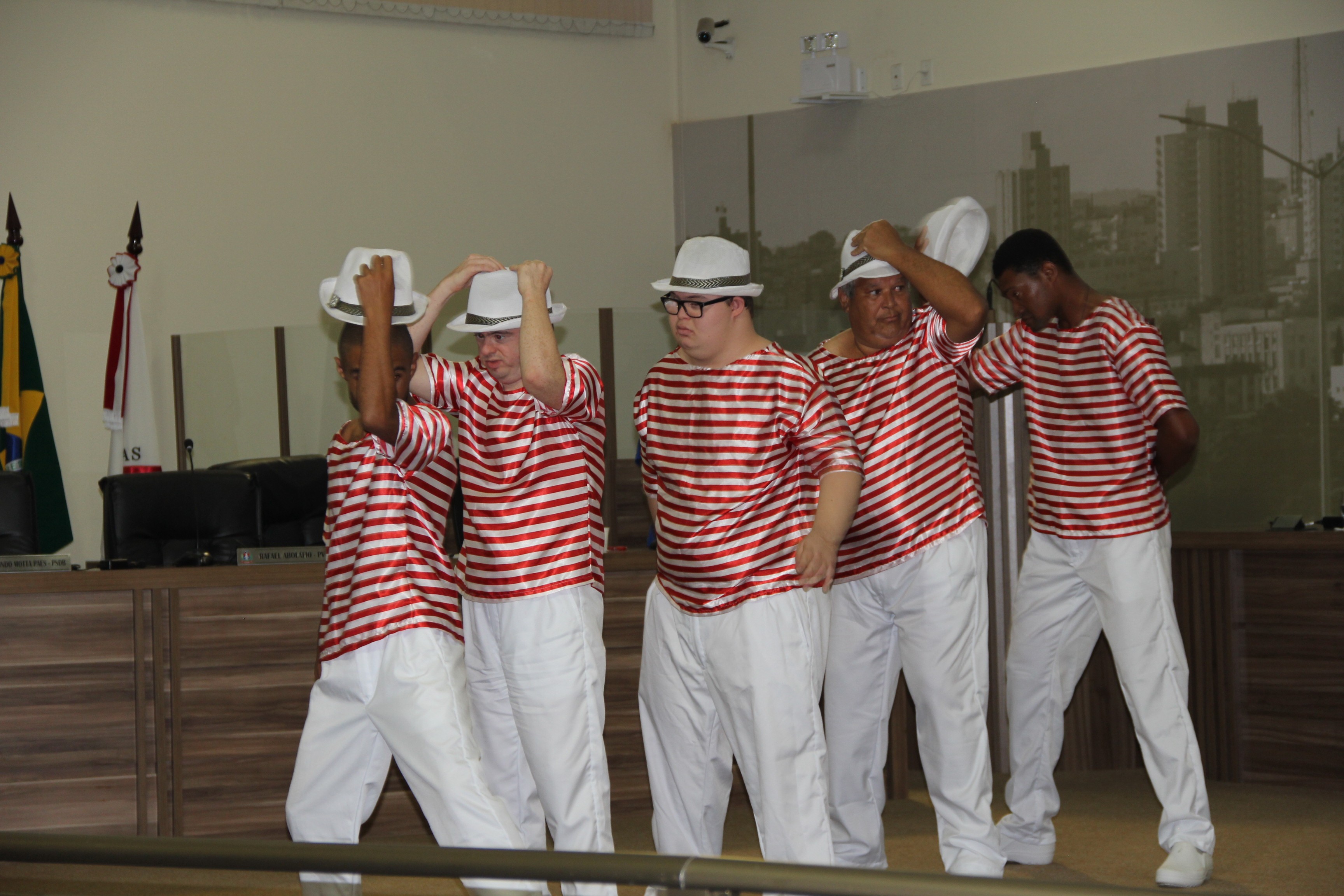 Imagem 3 da notícia: Centenas de pessoas participam da abertura da Semana do Autismo na Câmara