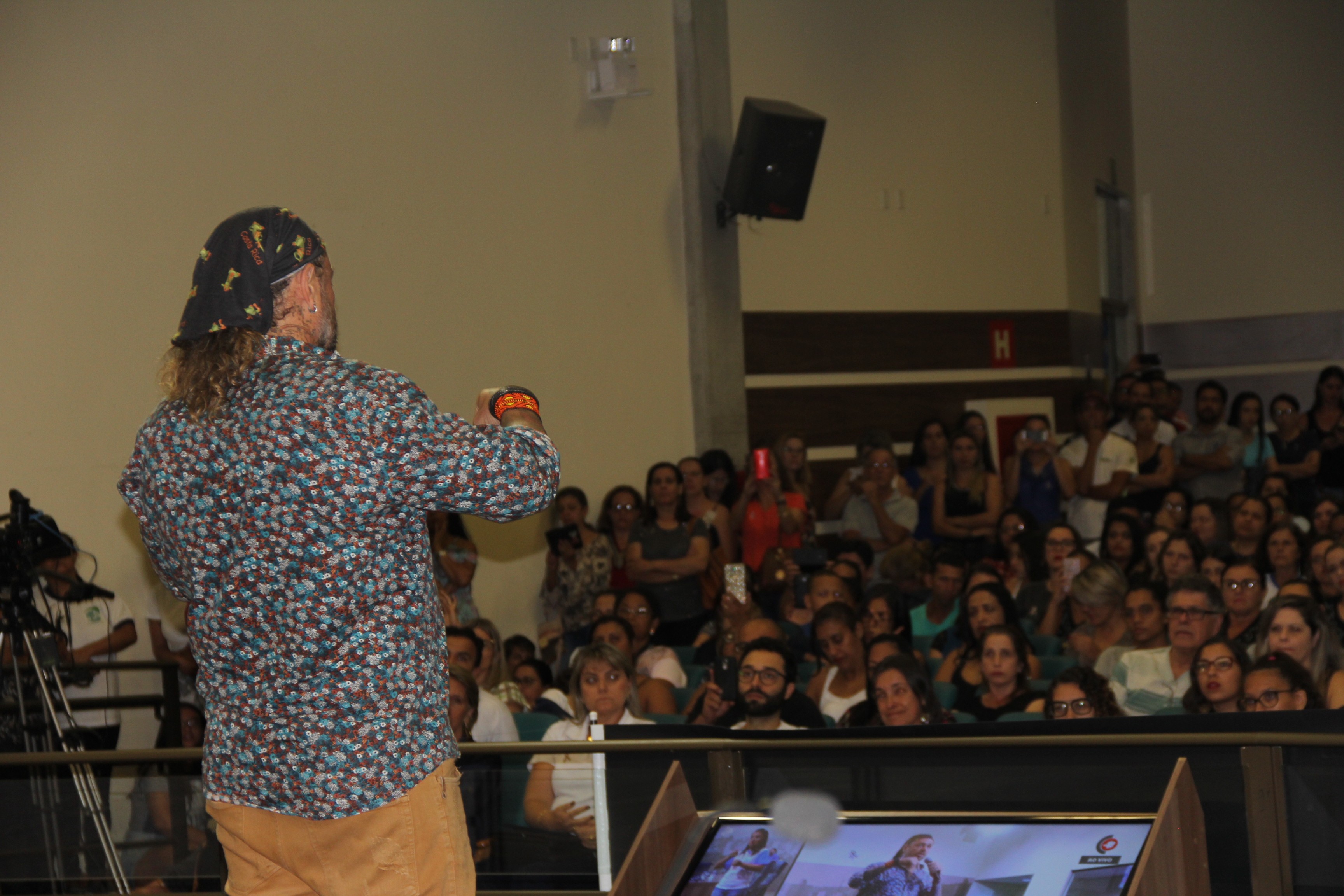 Imagem 6 da notícia: Centenas de pessoas participam da abertura da Semana do Autismo na Câmara