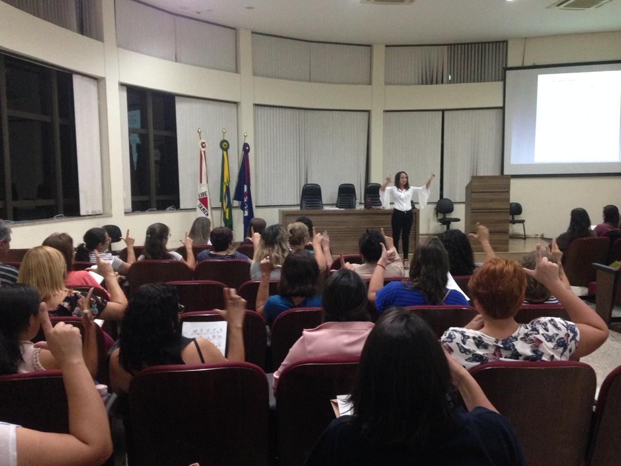 Imagem 3 da notícia: Escola do Legislativo inicia 9ª edição do curso de libras gratuito