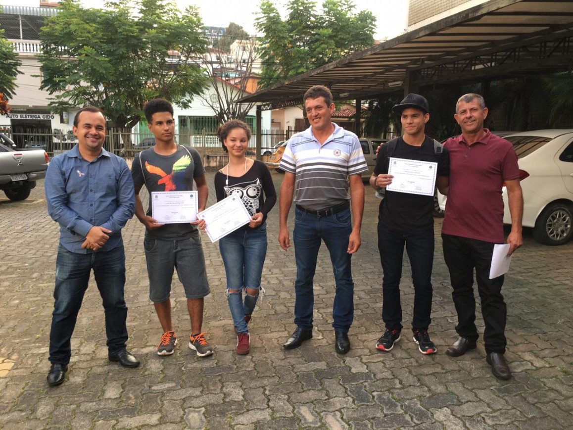 Imagem 1 da notícia: Vereadores recebem estudantes no "Autoridade por um dia"