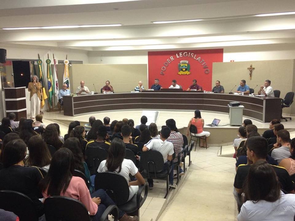 Imagem 4 da notícia: Escola do Legislativo de Pouso Alegre participa da Sessão de criação da Escola do Legislativo em Poço Fundo