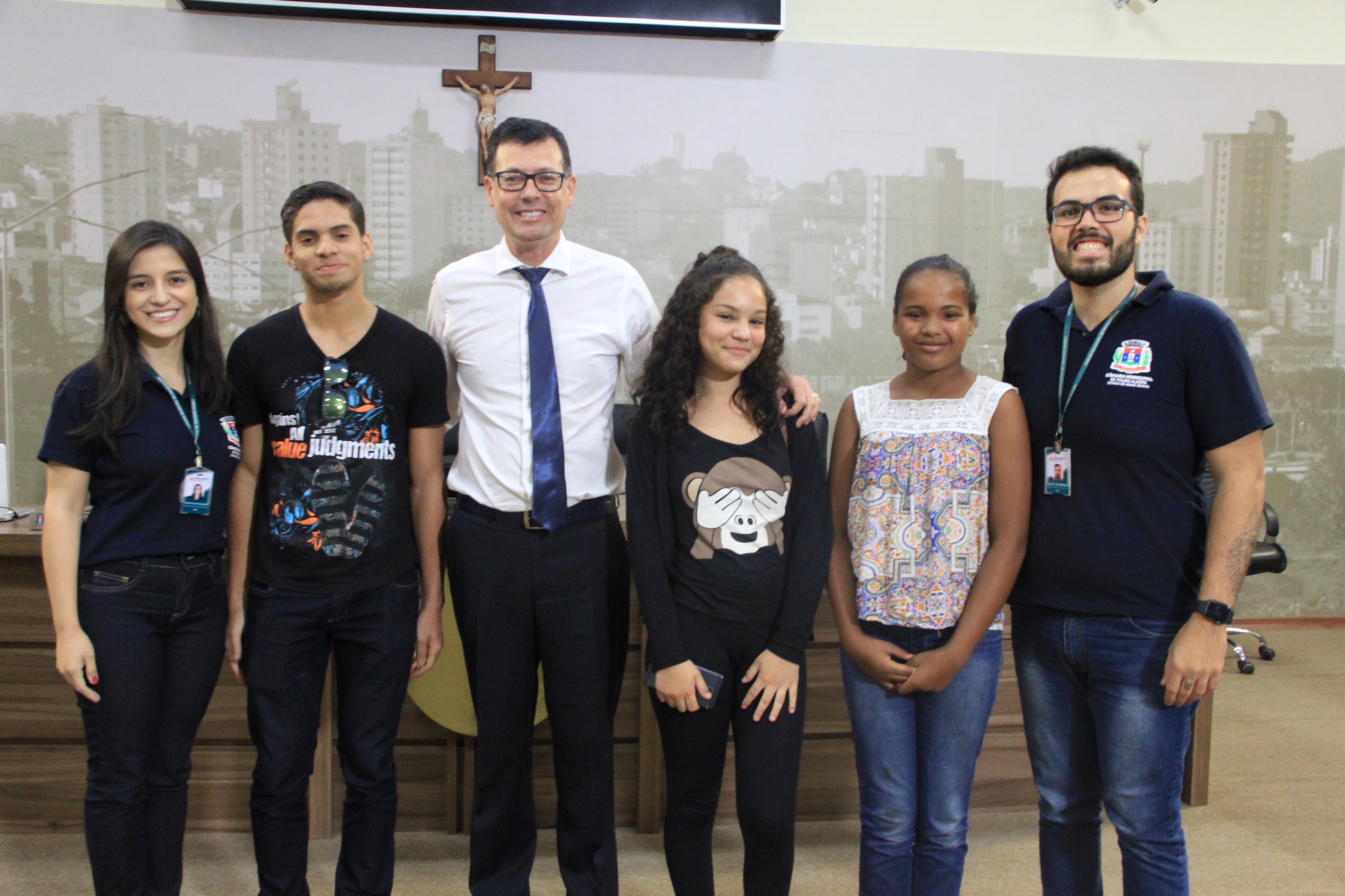 Imagem 6 da notícia: Vereador Dr. Édson recebe estudantes no "Autoridade por um dia" da Escola do Legislativo