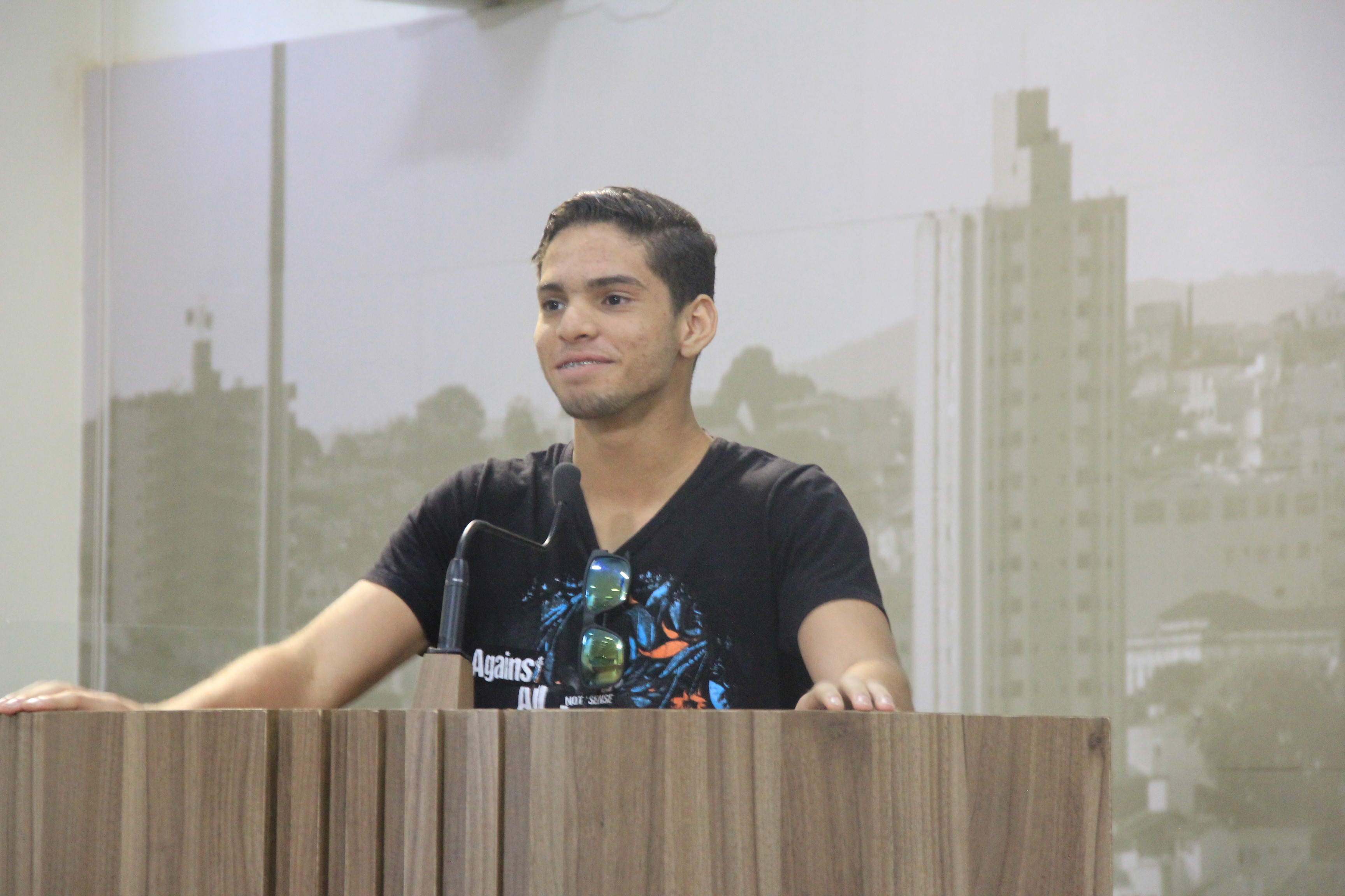 Imagem 7 da notícia: Vereador Dr. Édson recebe estudantes no "Autoridade por um dia" da Escola do Legislativo