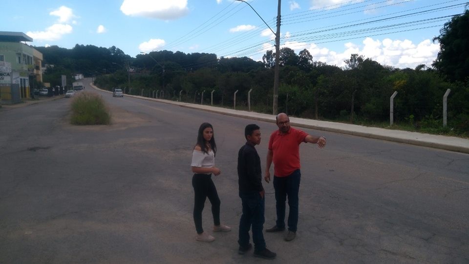 Imagem 4 da notícia: Vereador Wilson Tadeu Lopes recebe estudantes no projeto "Autoridade por um dia"