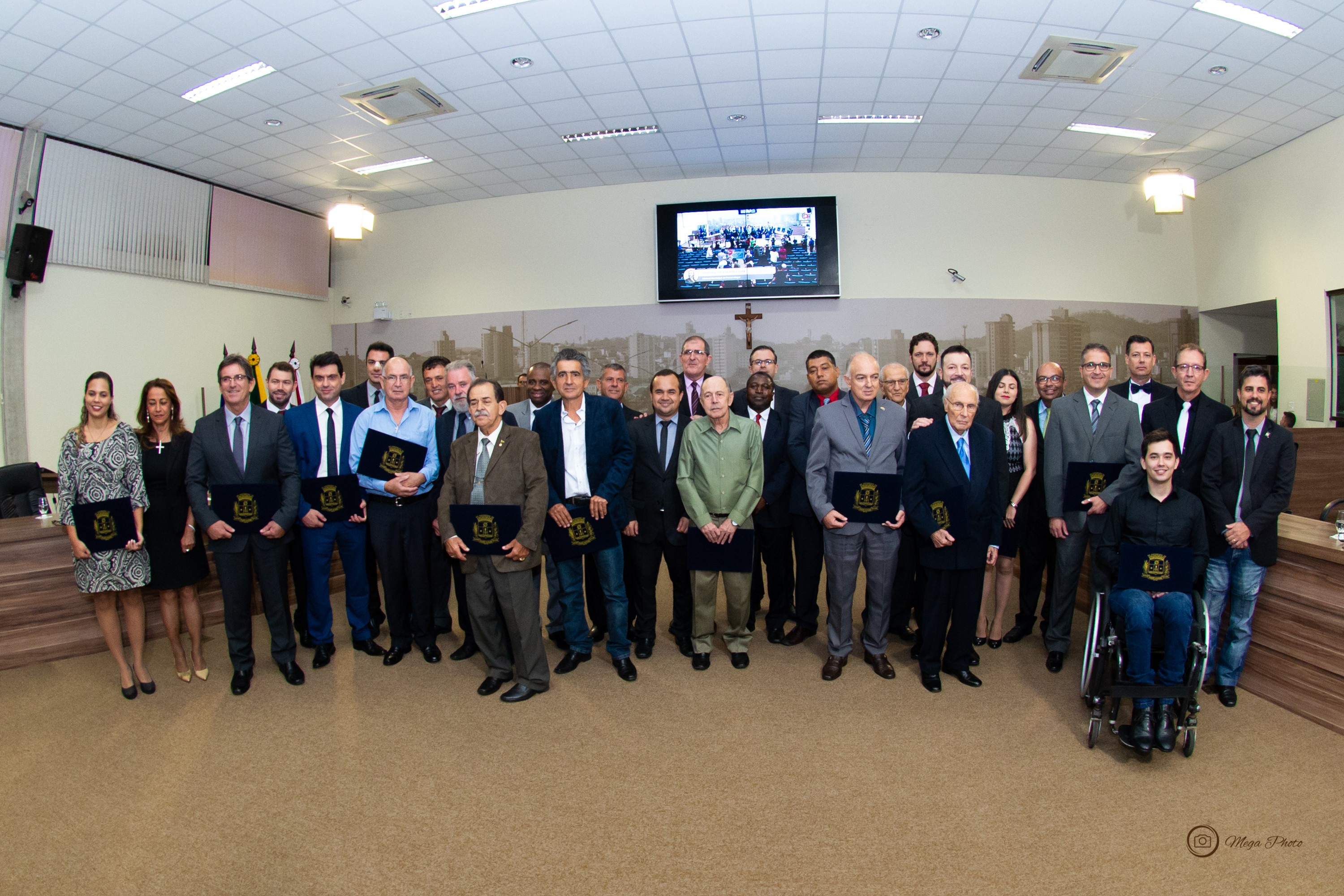 Imagem 1 da notícia: Personalidades recebem ‘Insígnia Tiradentes’ na Câmara