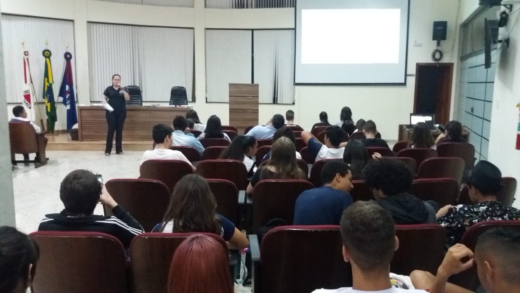 Imagem 1 da notícia: Câmara Mirim, Jovem e Universitária debatem teorias filosóficas