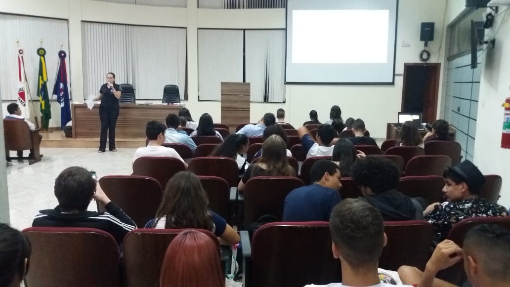 Imagem 4 da notícia: Câmara Mirim, Jovem e Universitária debatem teorias filosóficas