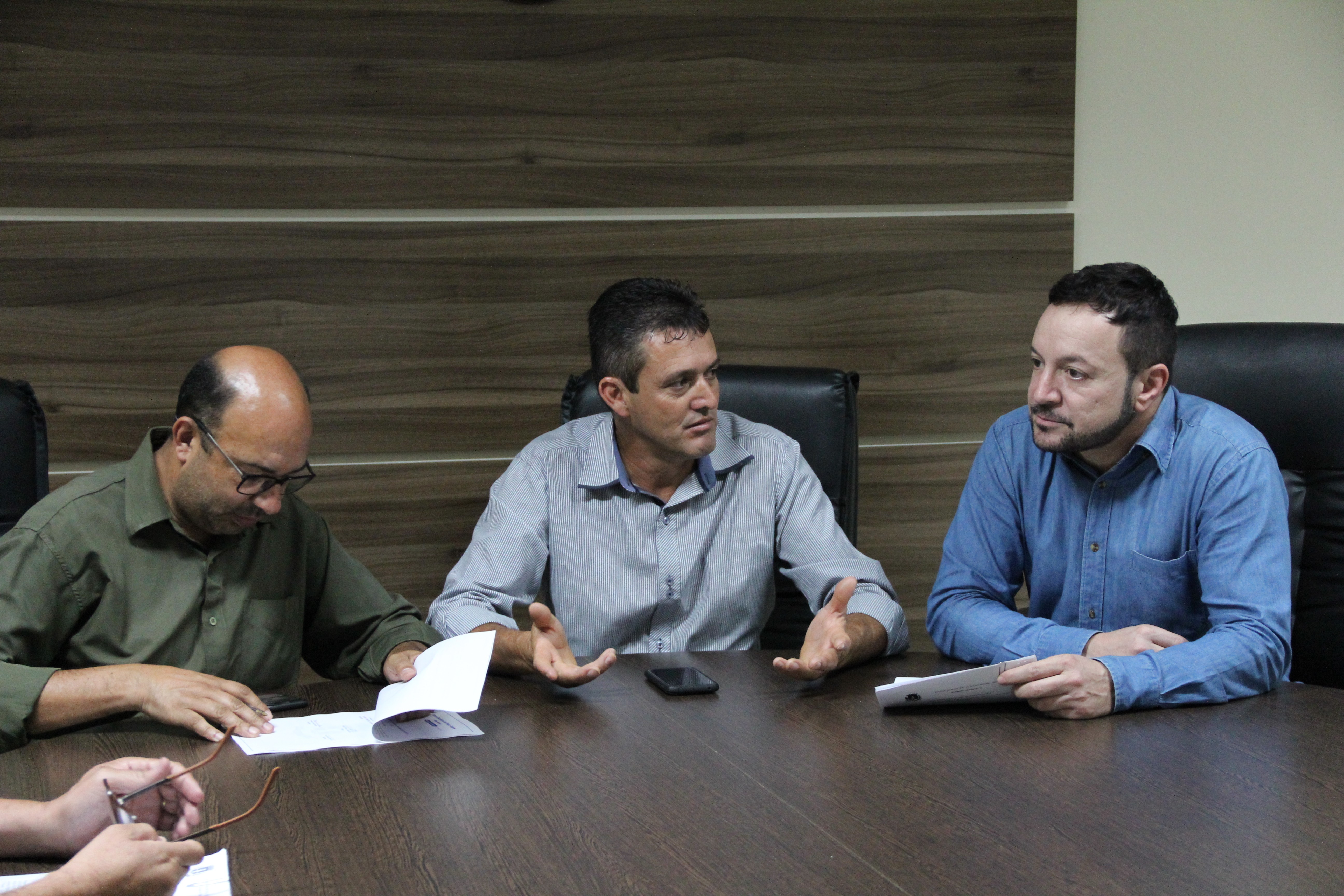 Imagem 1 da notícia: Comissões se reúnem para estudo de Projetos e elaboração de pareceres