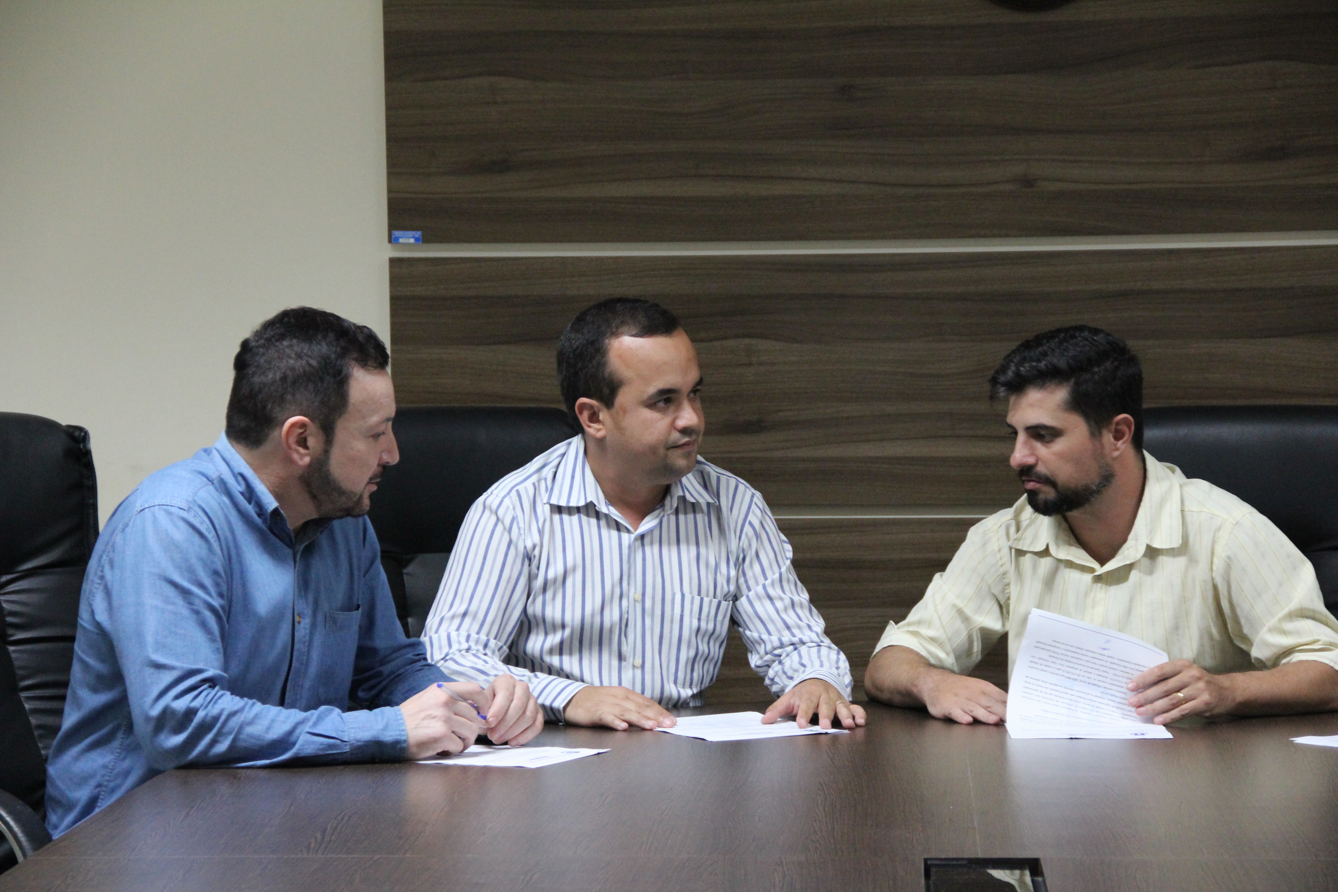 Imagem 3 da notícia: Comissões se reúnem para estudo de Projetos e elaboração de pareceres