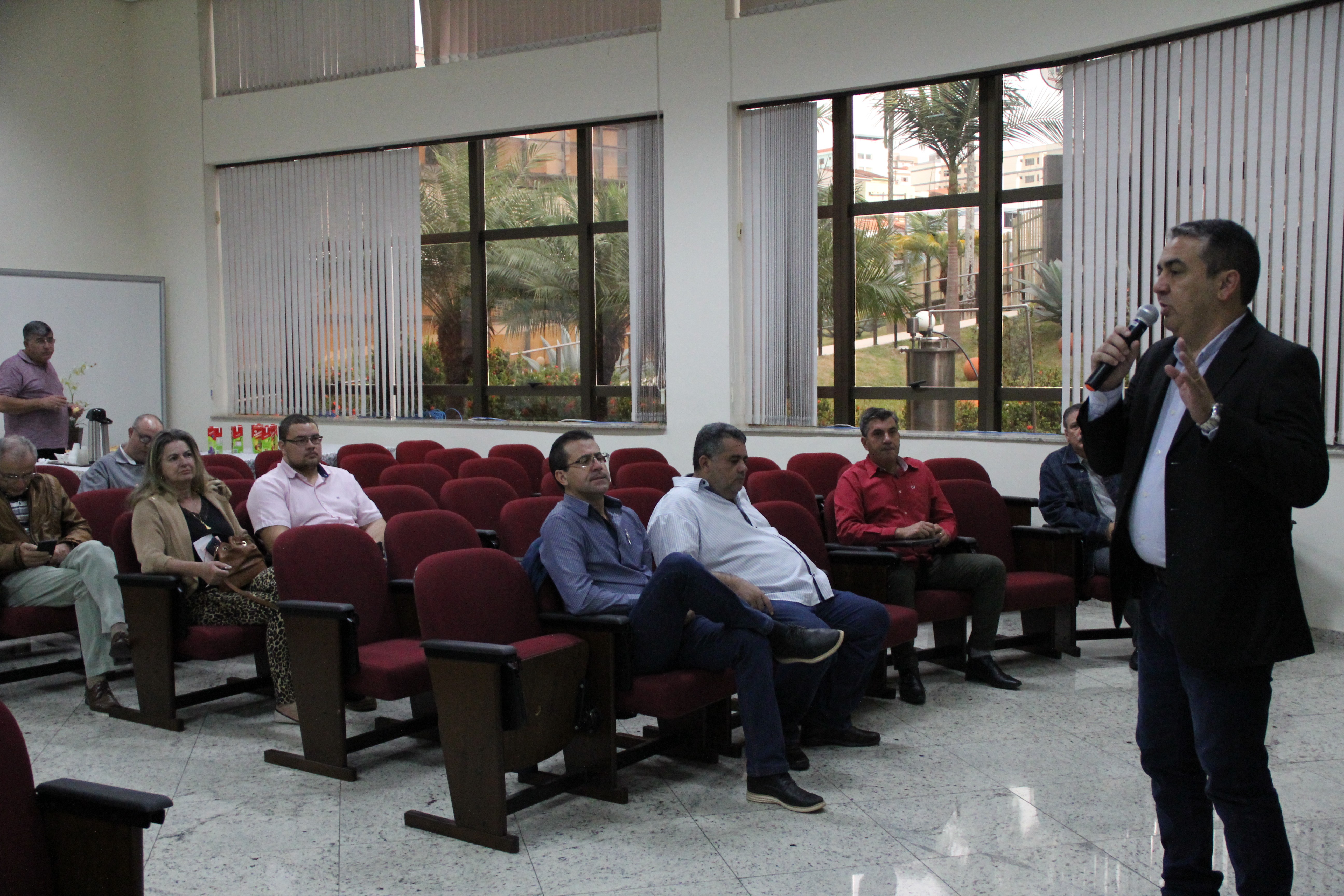 Imagem 2 da notícia: Cisamesp discute falta de repasse para saúde e união entre municípios