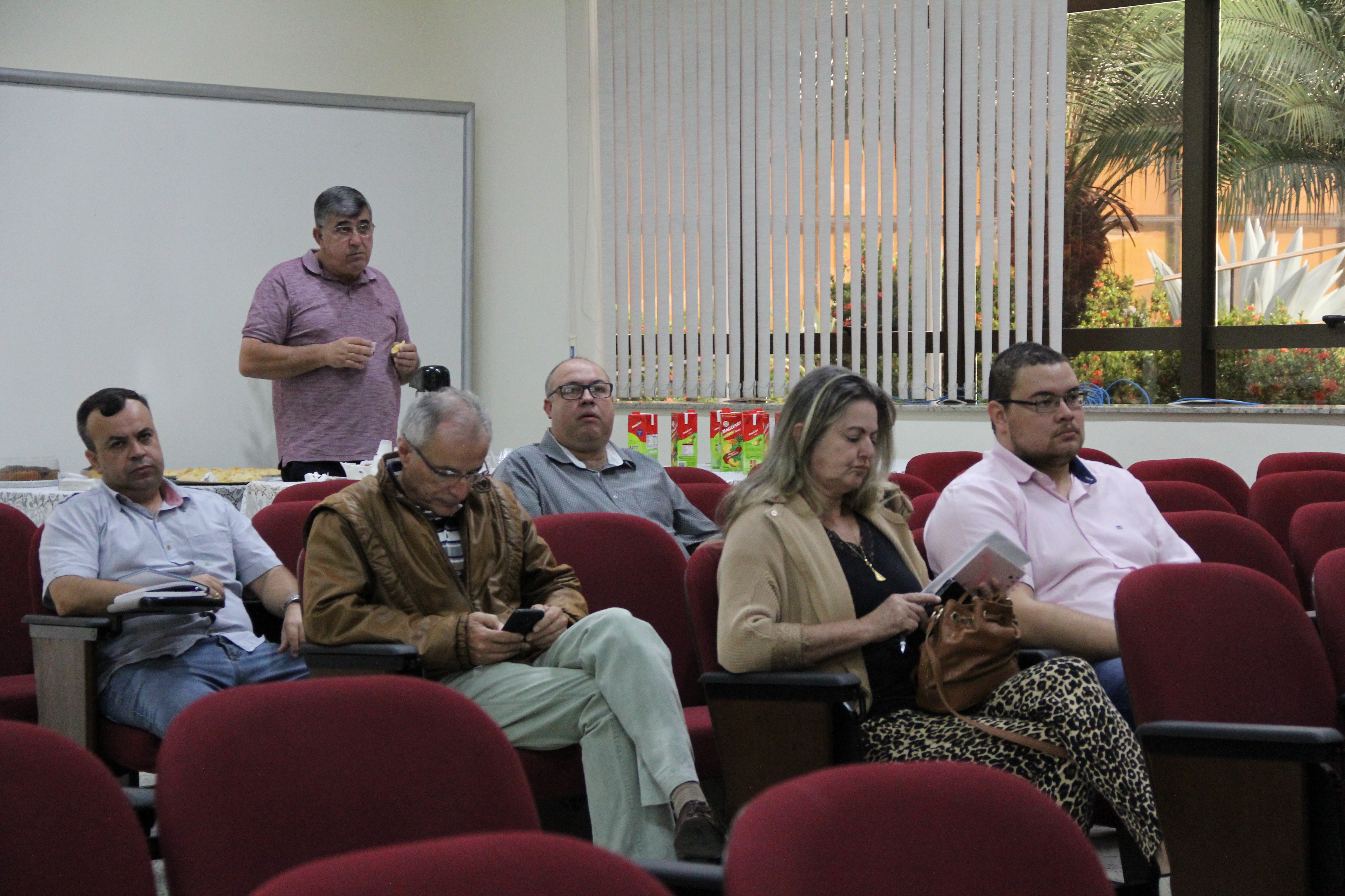 Imagem 7 da notícia: Cisamesp discute falta de repasse para saúde e união entre municípios