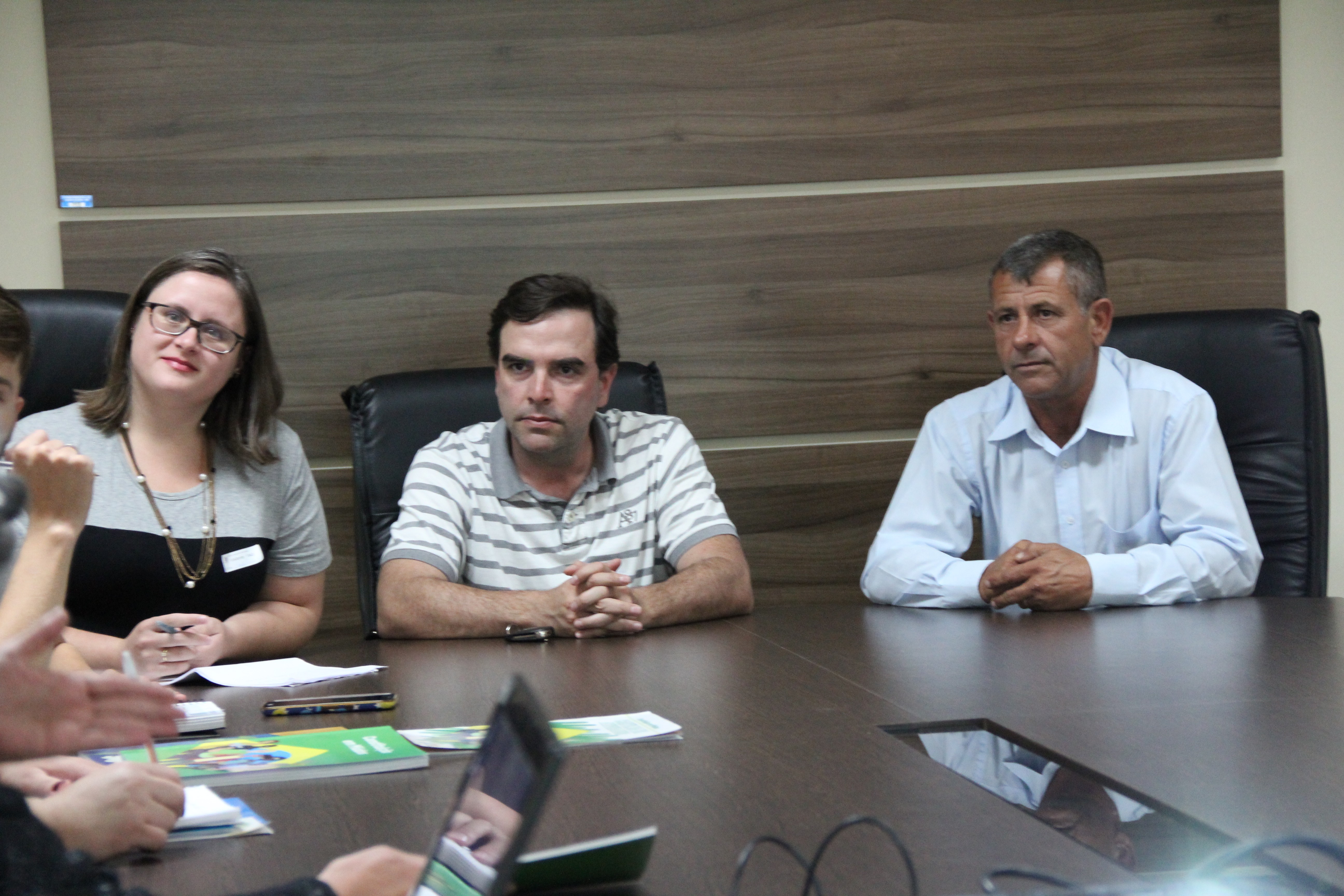 Imagem 1 da notícia: Câmara recebe representantes de São Sebastião do Paraíso