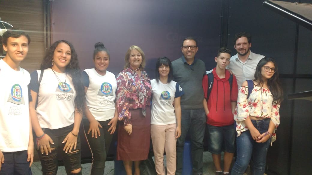 Imagem 1 da notícia: Vereador André Prado recebe estudantes no projeto “Autoridade por um dia!