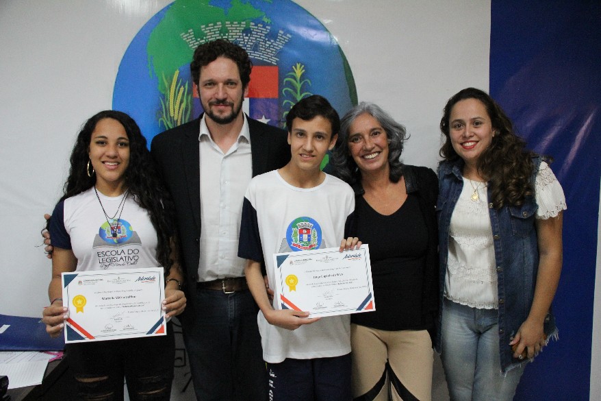 Imagem 8 da notícia: Vereador André Prado recebe estudantes no projeto “Autoridade por um dia!