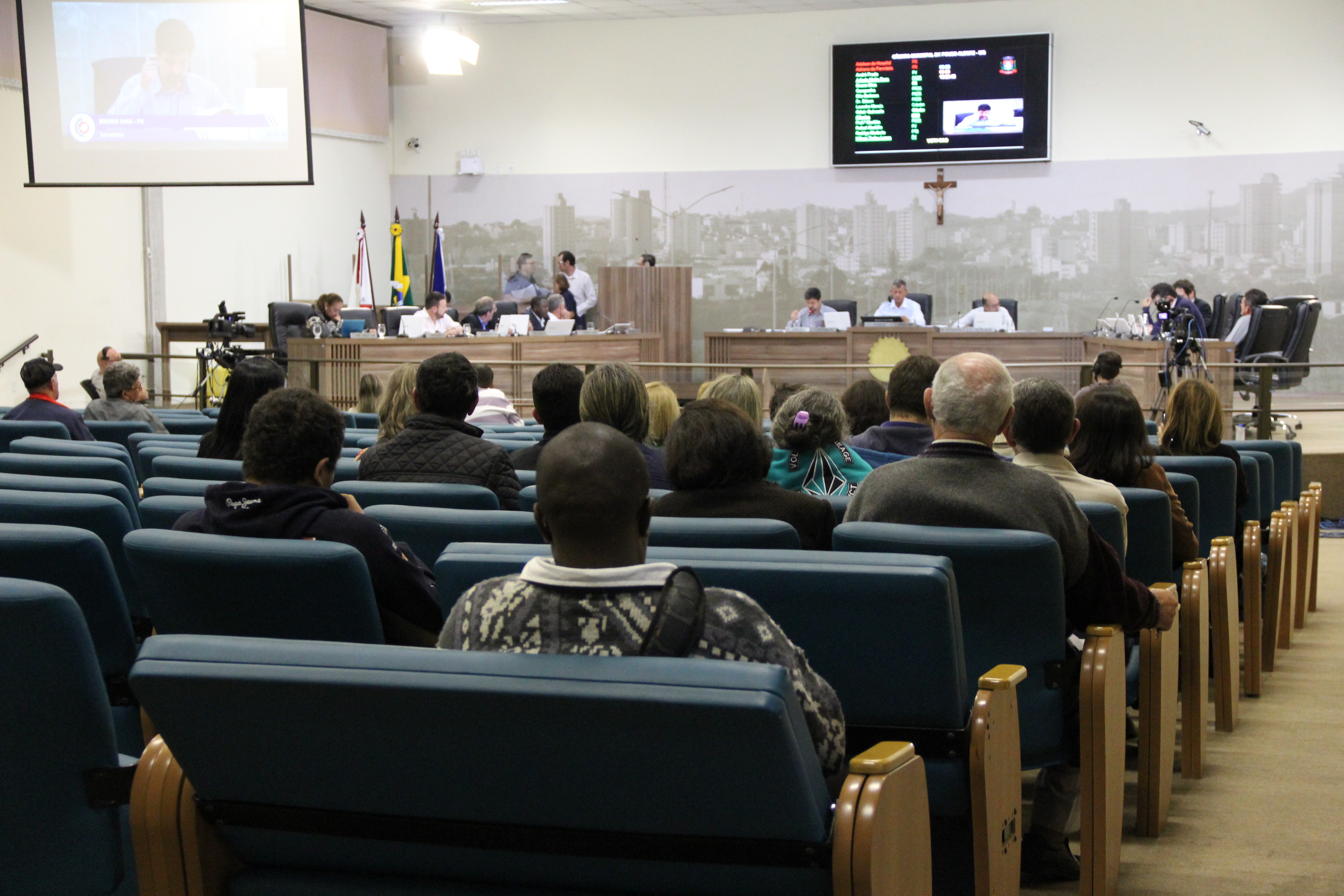 Imagem 1 da notícia: Vereadores aprovam mudança de destinação de uso comercial e misto em 8 bairros da cidade
