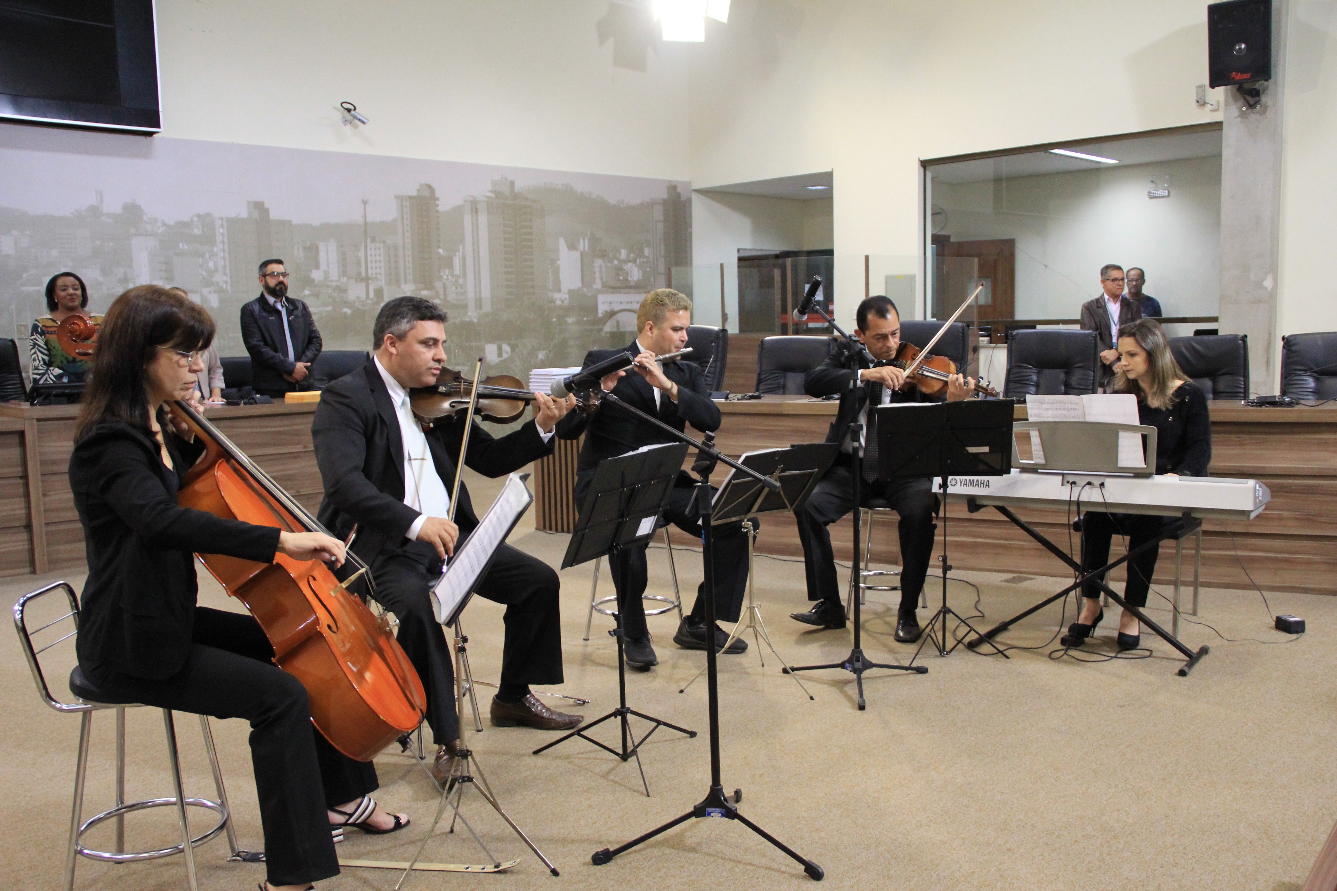 Imagem 2 da notícia: Vereadores acompanham entrega das medalhas da OBMEP 2019