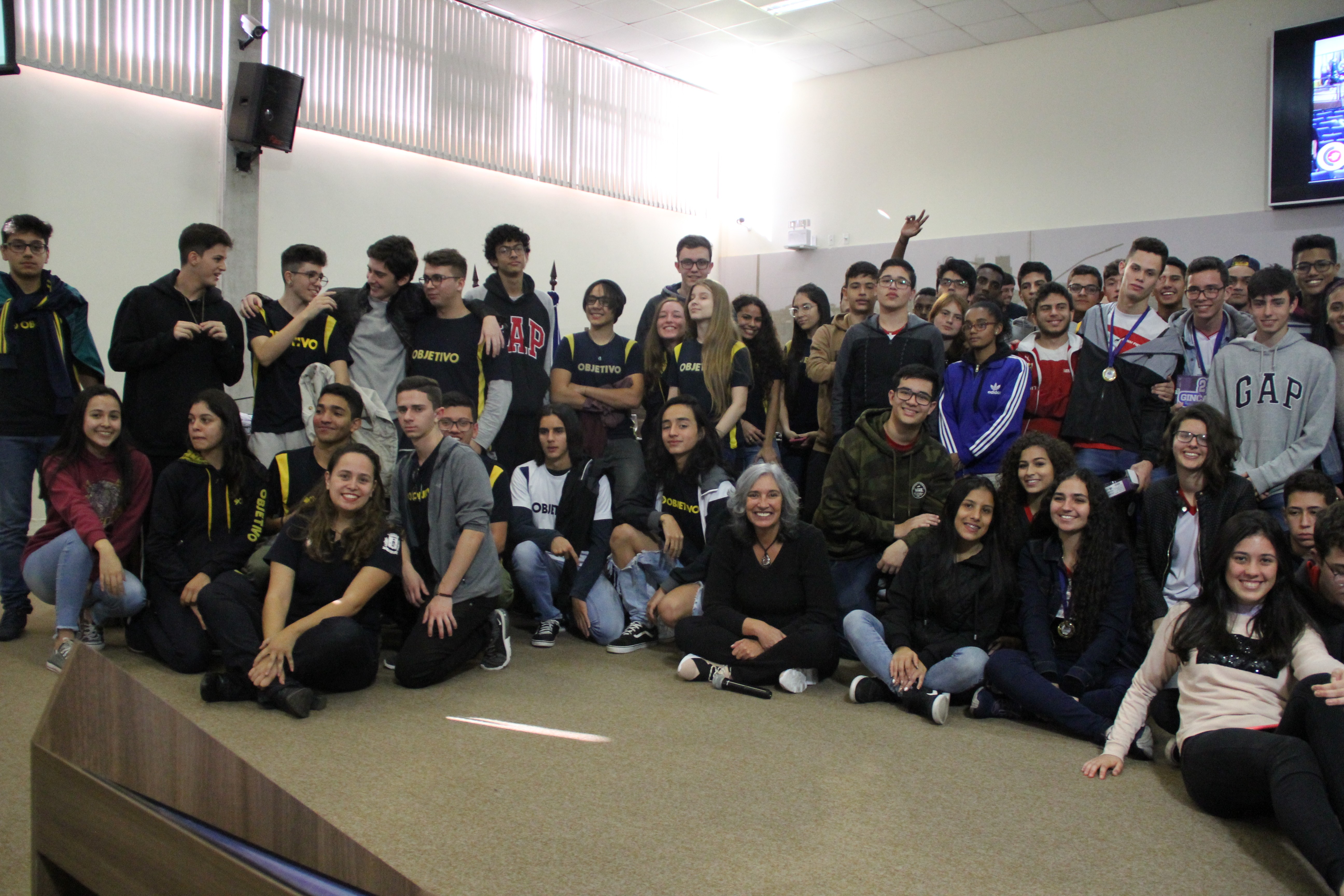 Imagem 1 da notícia: Escola do Legislativo realiza final da Gincana do Saber Jovem e Colégio Sesi/ Senai leva o troféu para casa