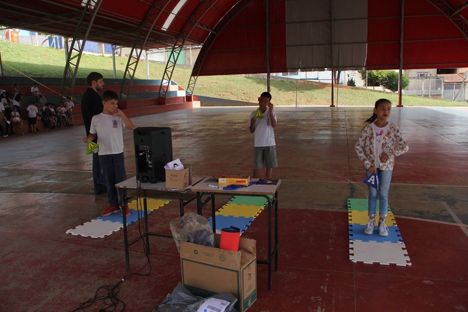 Imagem 4 da notícia: Escola do Legislativo de Pouso Alegre inicia visitação técnica na Escola Municipal Pio XII