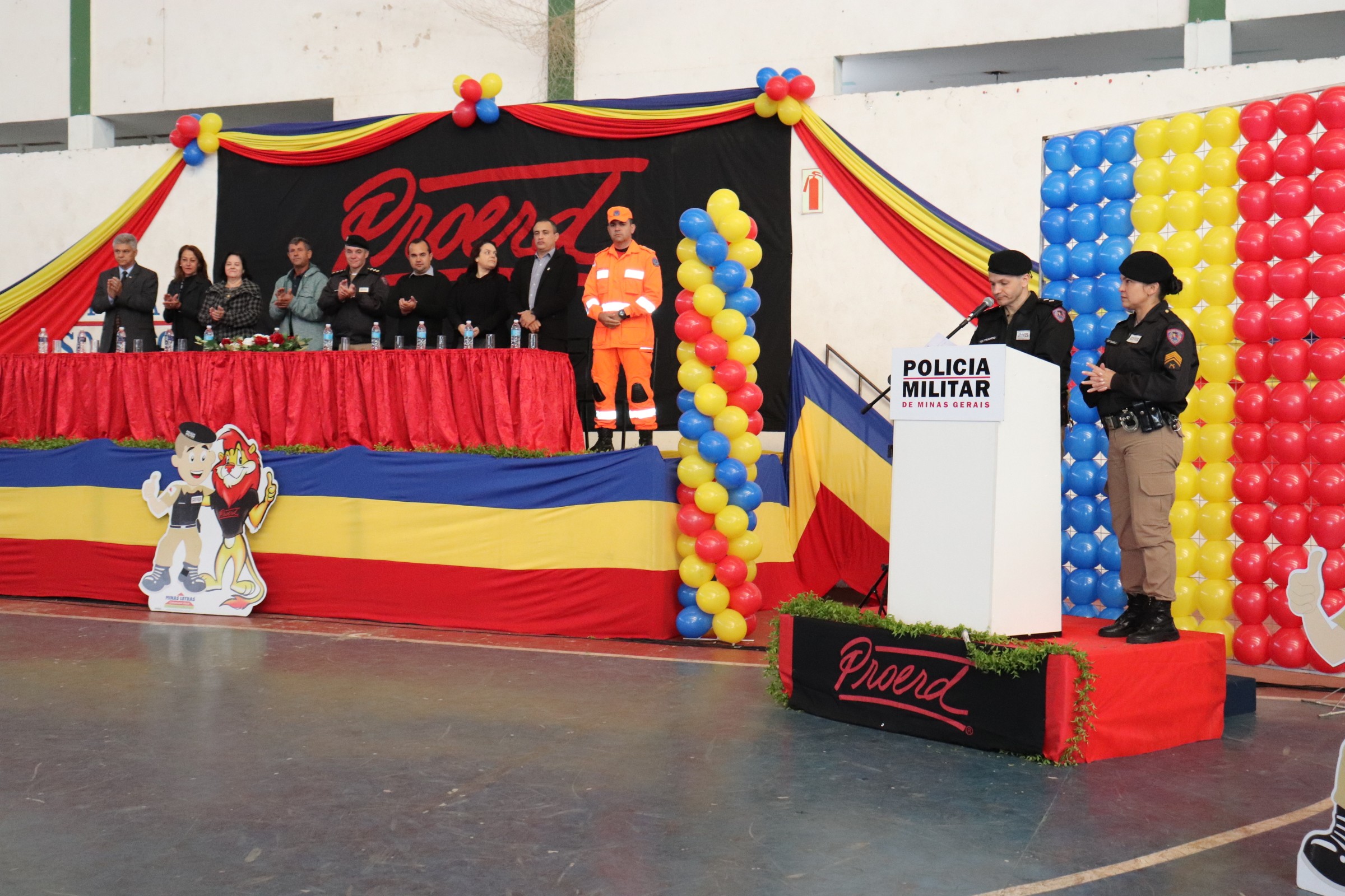 Imagem 3 da notícia: Câmara realiza doação de 2,5 mil camisetas para programa de combate às drogas