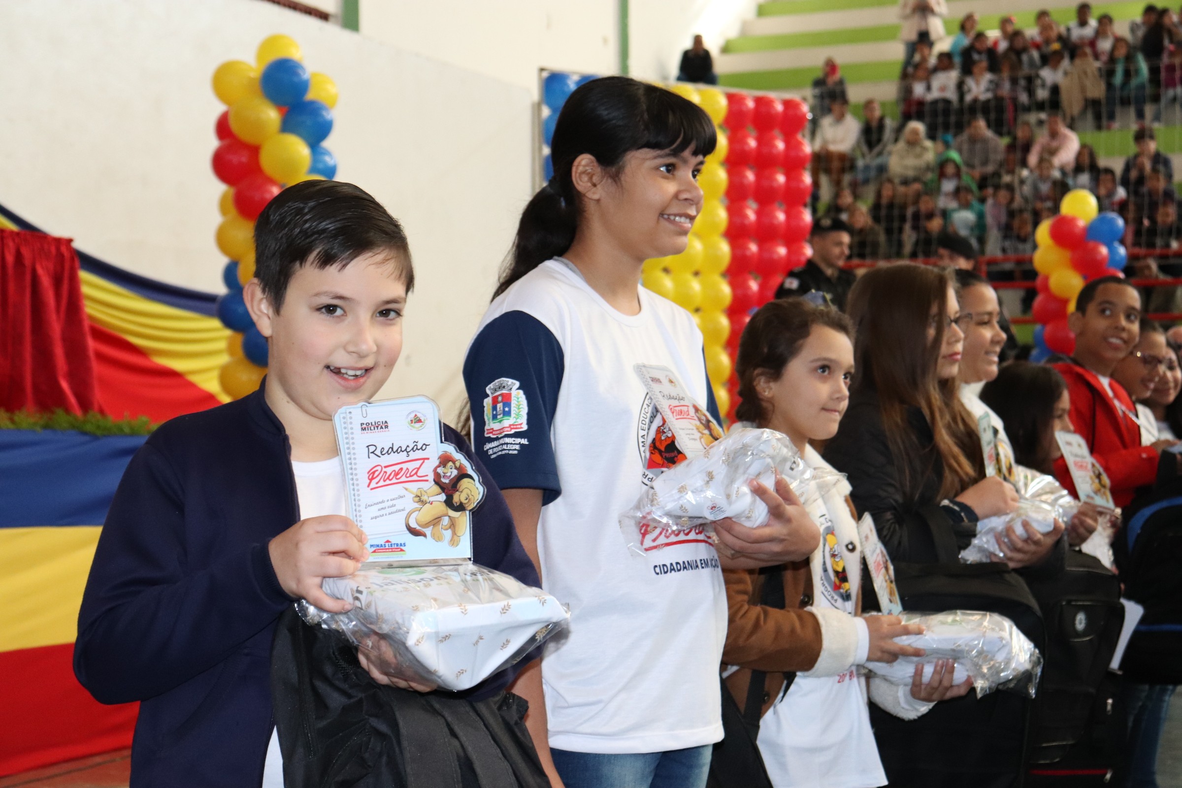 Imagem 8 da notícia: Câmara realiza doação de 2,5 mil camisetas para programa de combate às drogas