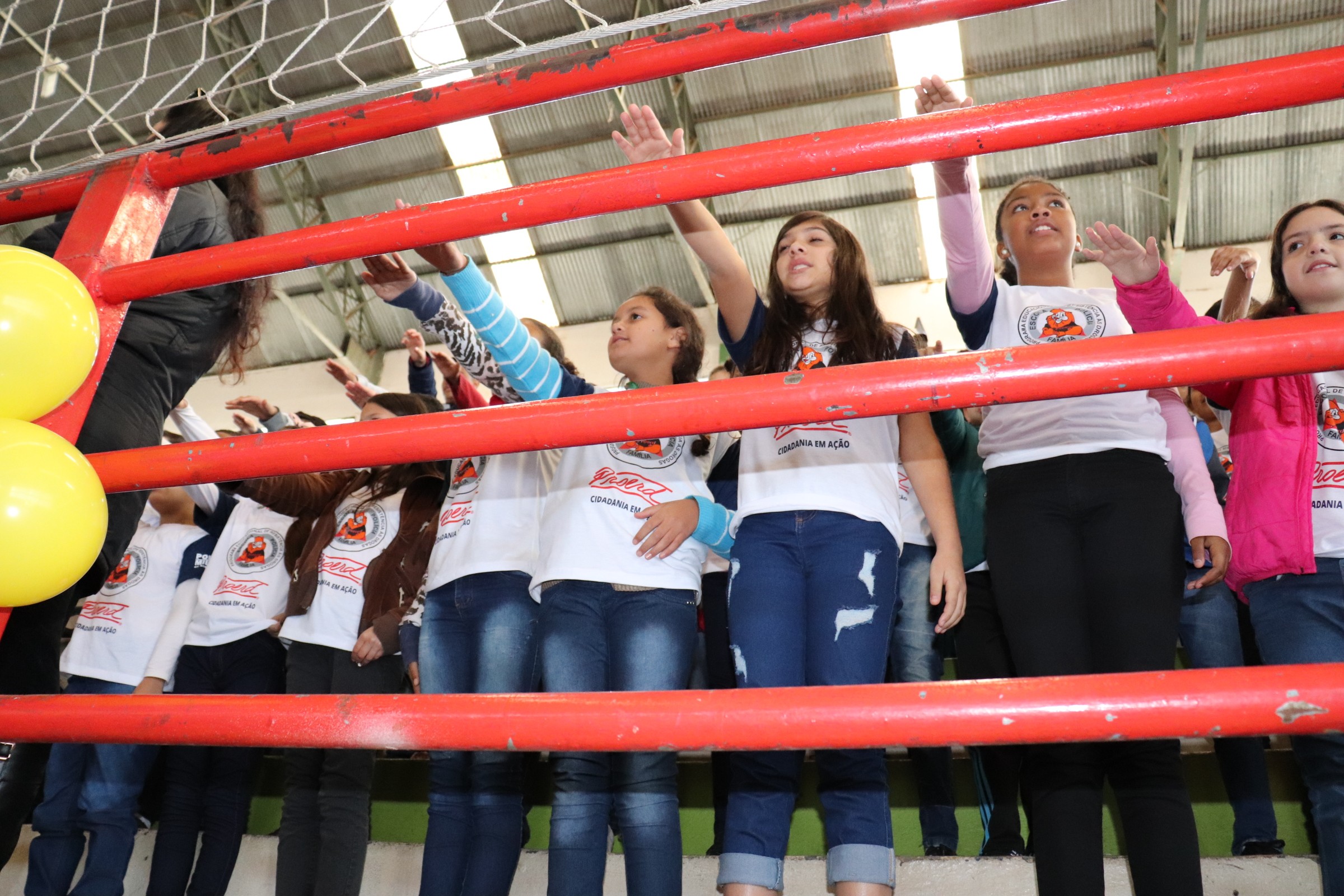 Imagem 11 da notícia: Câmara realiza doação de 2,5 mil camisetas para programa de combate às drogas