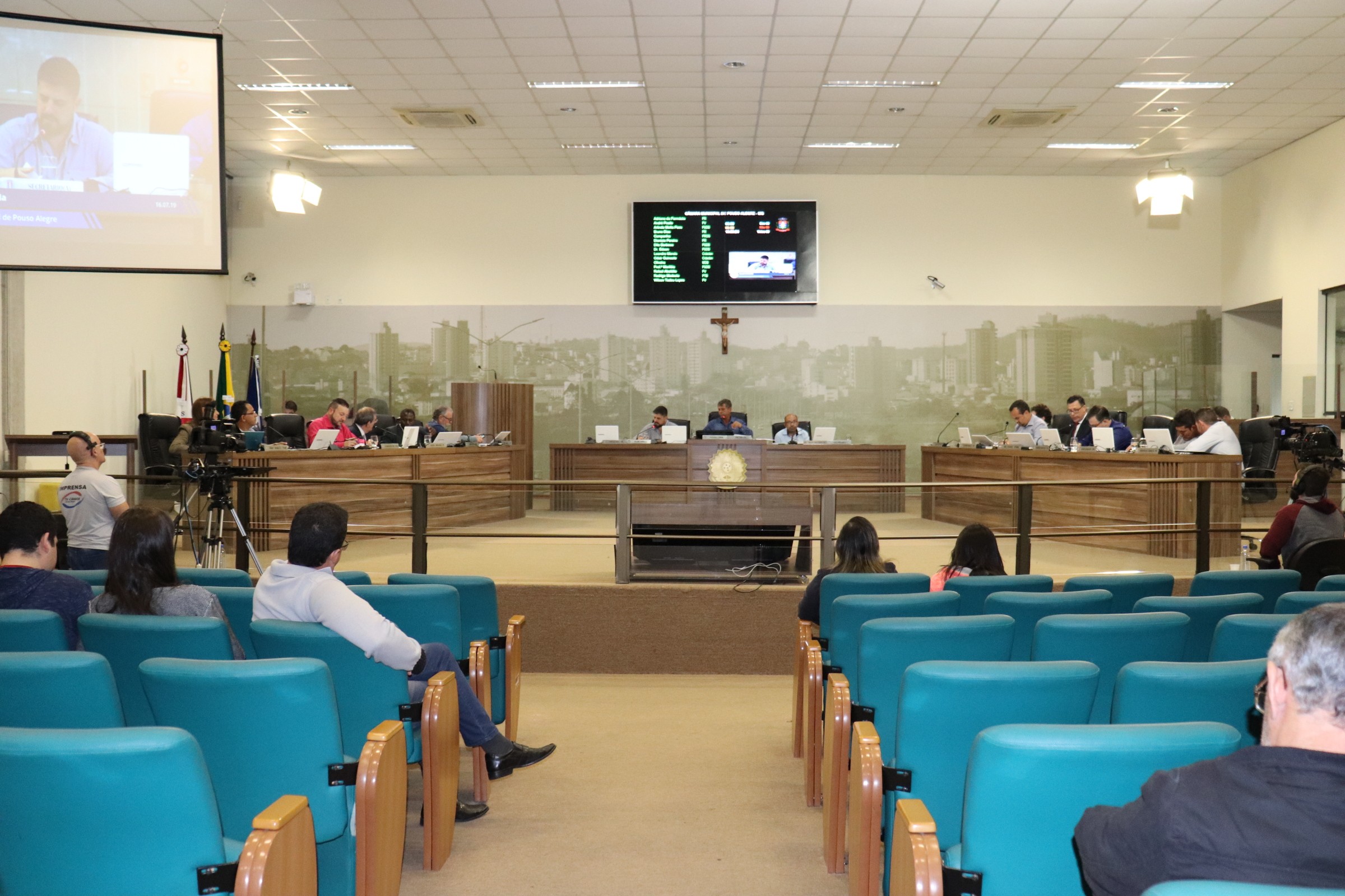 Imagem 1 da notícia: Vereadores viabilizam construção de escola e novas moradias para famílias da área de risco do São João