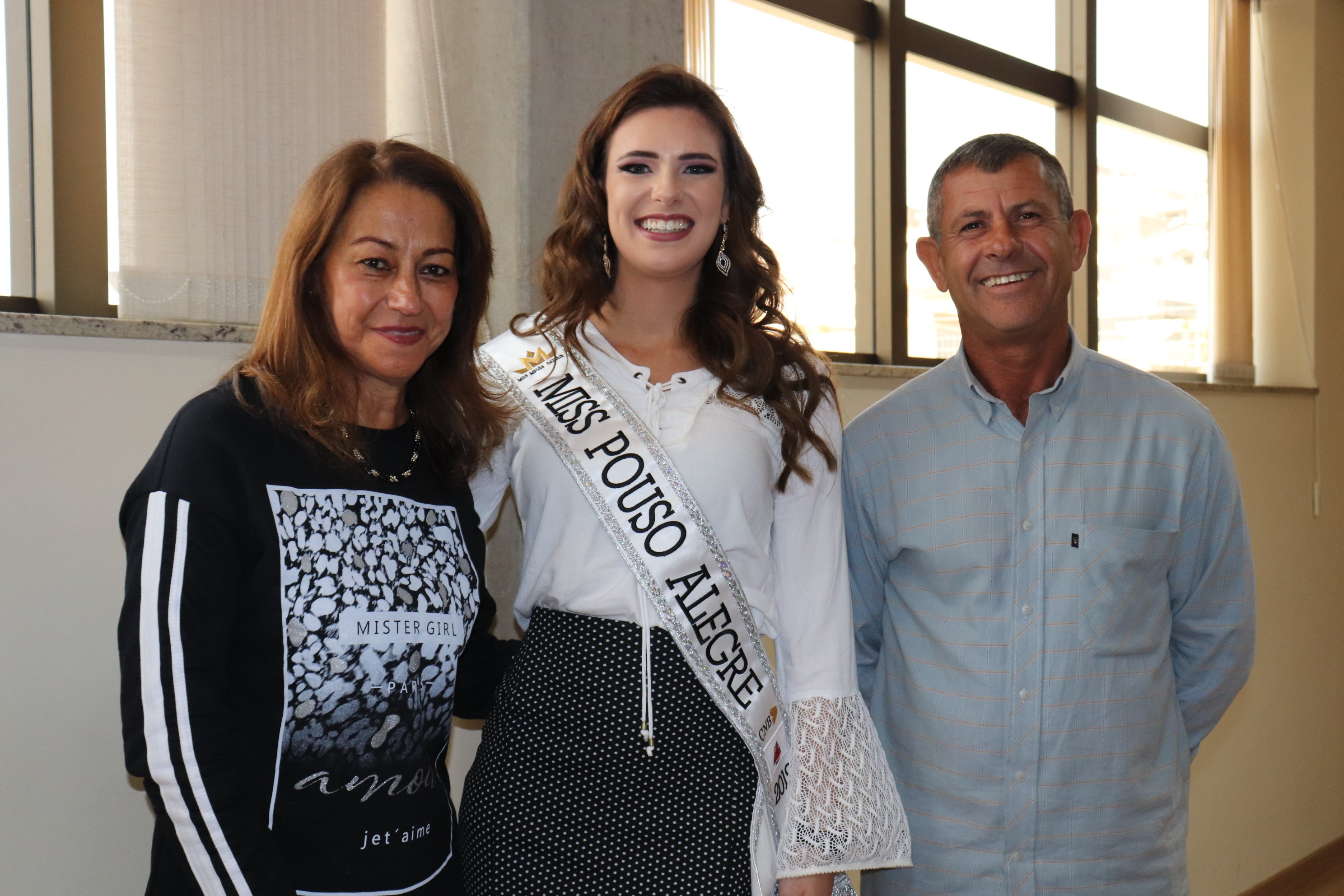 Imagem 4 da notícia: Vereadores recebem Miss Pouso Alegre