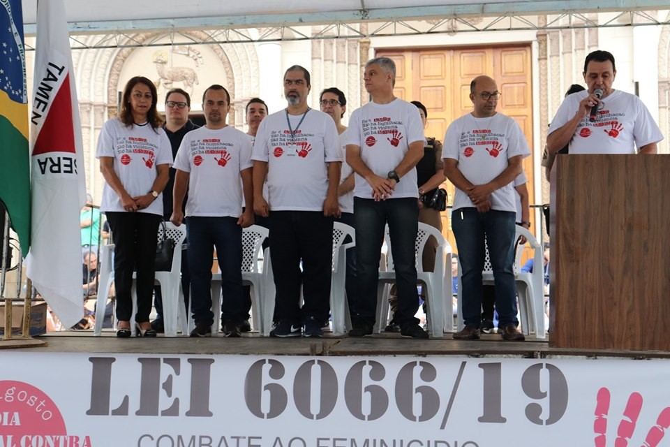 Imagem 2 da notícia: Lei 6066 reúne centenas de pessoas contra o feminicídio