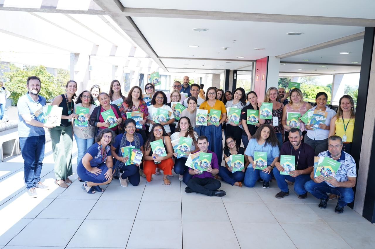 Imagem 1 da notícia: Escola do Legislativo de Pouso Alegre participa do curso de Educação para a Democracia promovido pelo CEFOR da Câmara dos Deputados.