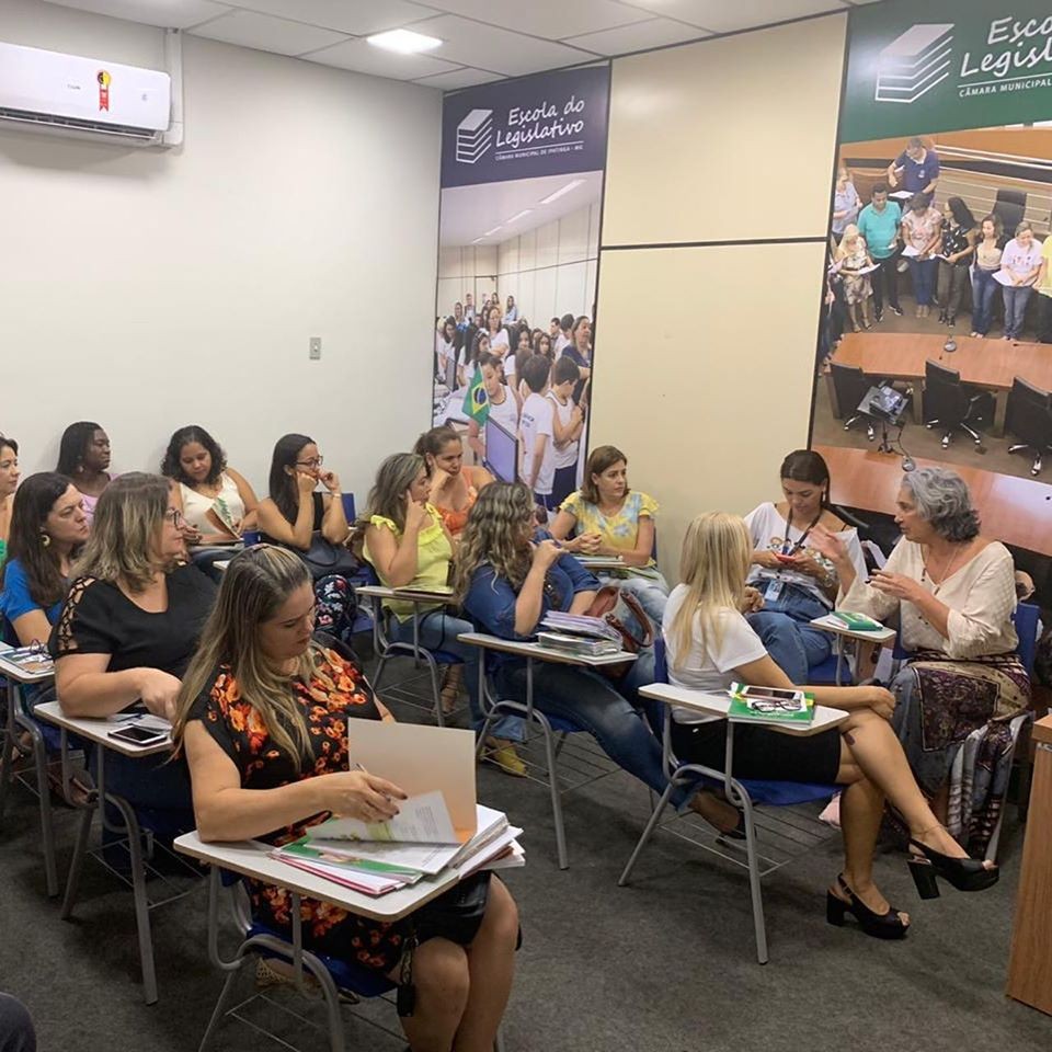 Imagem 1 da notícia: Diretora da Elpa realiza capacitação para professores em Ipatinga