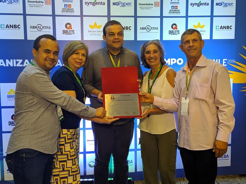 Imagem 1 da notícia: Câmara de PA entrega Título de Embaixador para presidente da Câmara de Ipatinga por contribuição na multiplicação da Constituição em Miúdos pelo Estado de MG