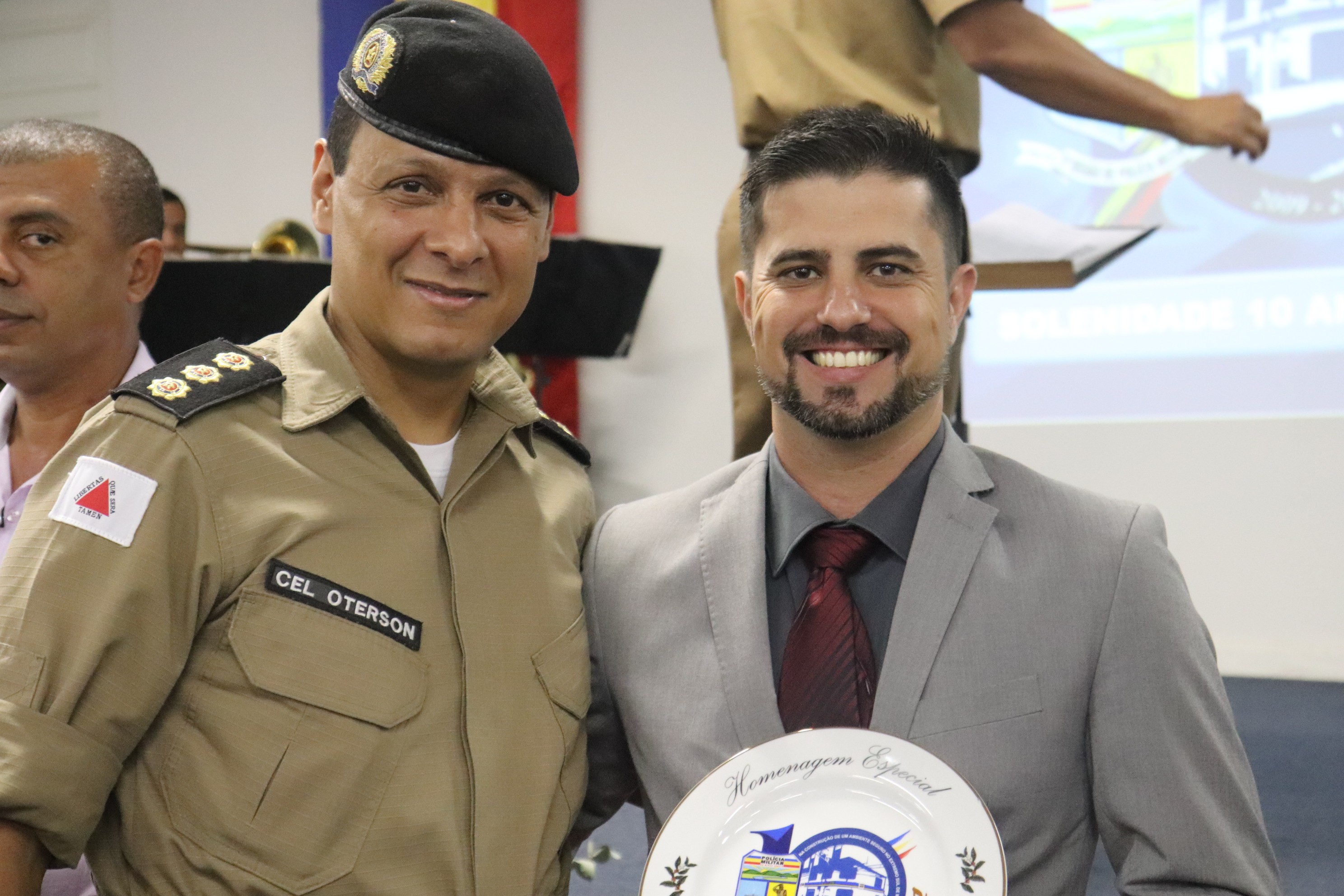 Imagem 1 da notícia: Câmara recebe homenagem da 17ª RPM