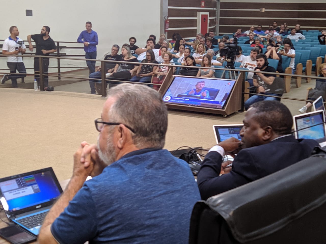 Imagem 1 da notícia: Vereadores aprovam lei que proíbe fogos de artifício