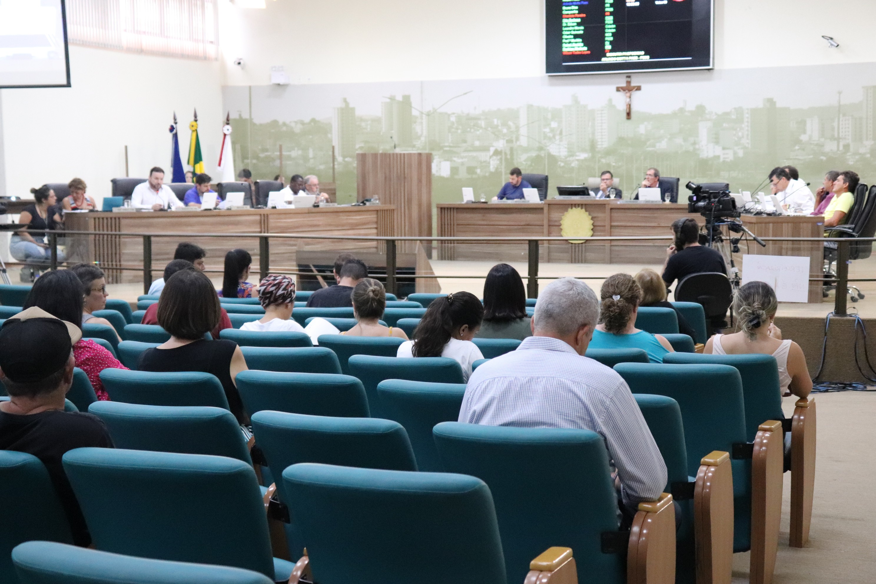 Imagem 1 da notícia: Vereadores aprovam fim de Apostilamento para servidores municipais