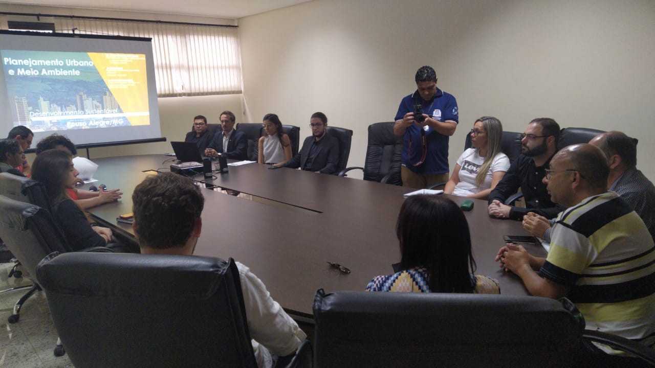 Imagem 1 da notícia: Reunião discute documento para nortear legislação ambiental em PA