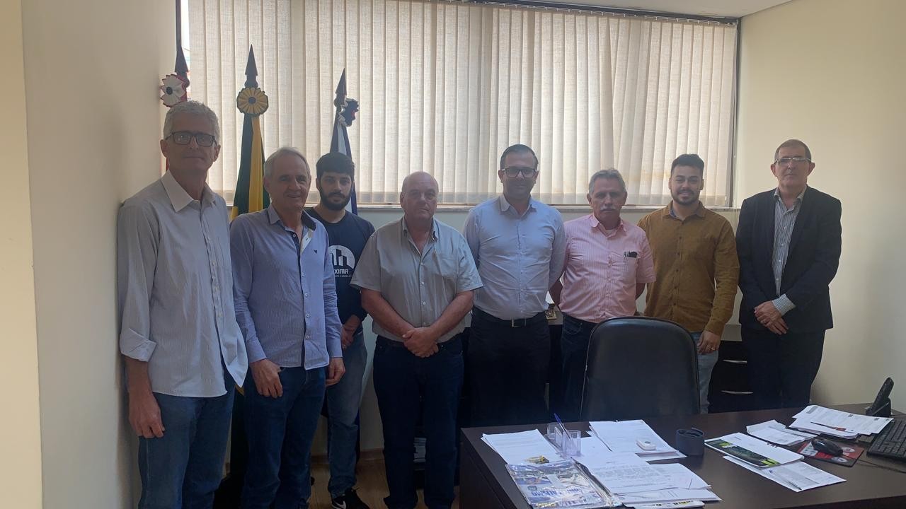 Imagem 1 da notícia: Mesa Diretora da Câmara recebe visita de empresários do ramo da construção civil