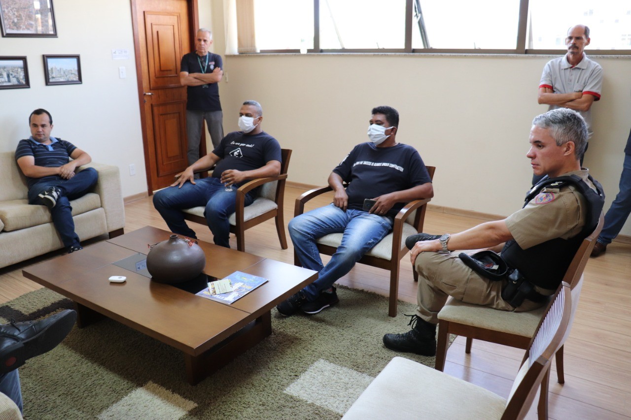 Imagem 2 da notícia: Motoristas de vans escolares buscam ajuda da Câmara para enfrentar a crise causada pela Covid-19